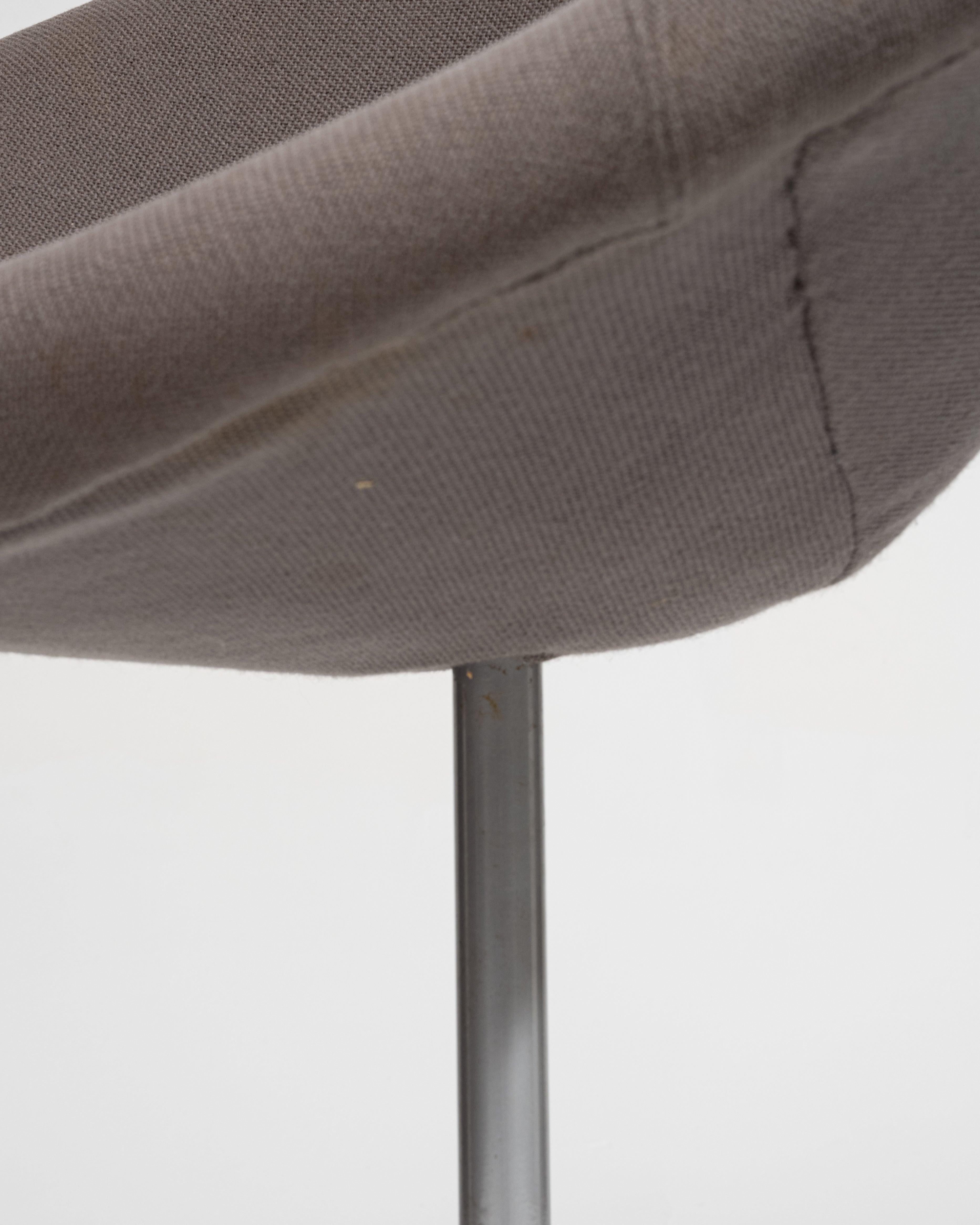 PAIR OF LITTLE GLOBE ARMCHAIRS, PIERRE PAULIN, 1980s For Sale 6