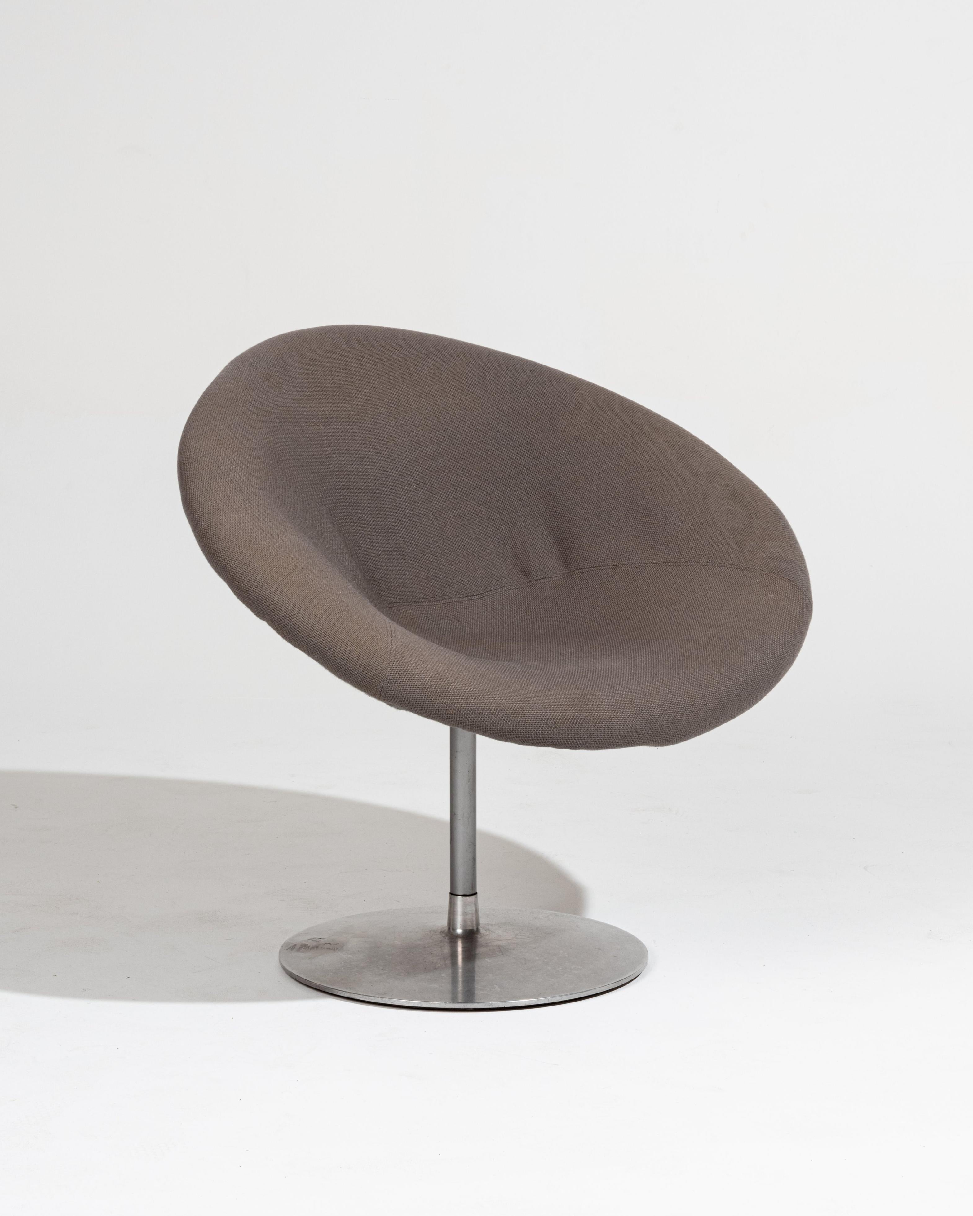 PAIR OF LITTLE GLOBE ARMCHAIRS, PIERRE PAULIN, 1980s For Sale 2