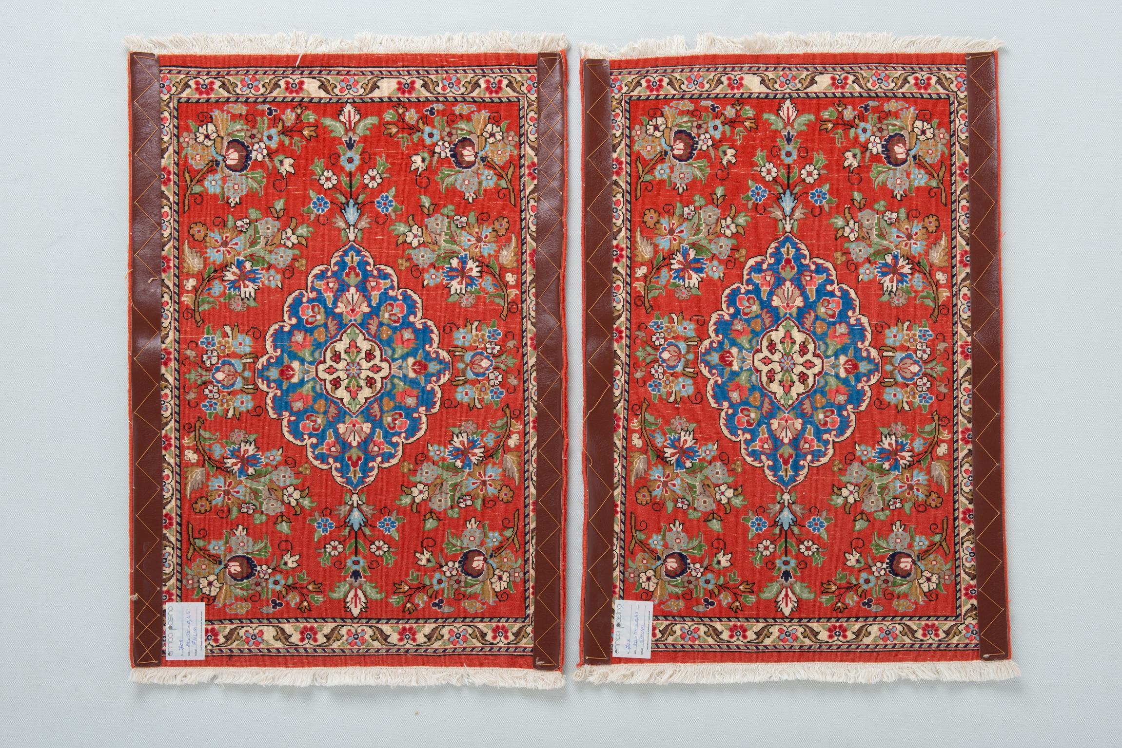 Pair of Little Indian Carpets In Excellent Condition For Sale In Alessandria, Piemonte