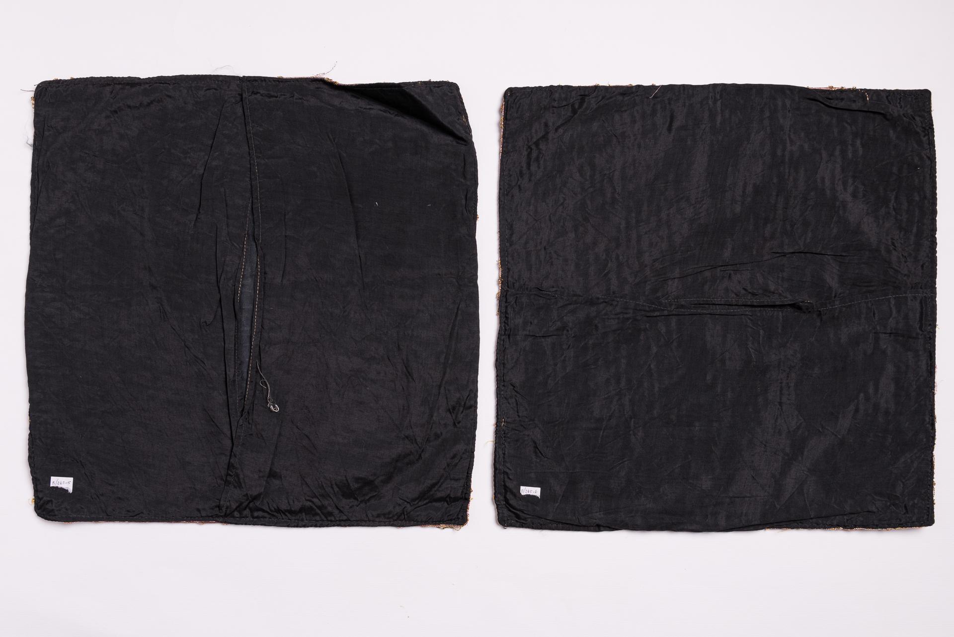 Paire de petits coussins avec Sari indien ancien en vente 3