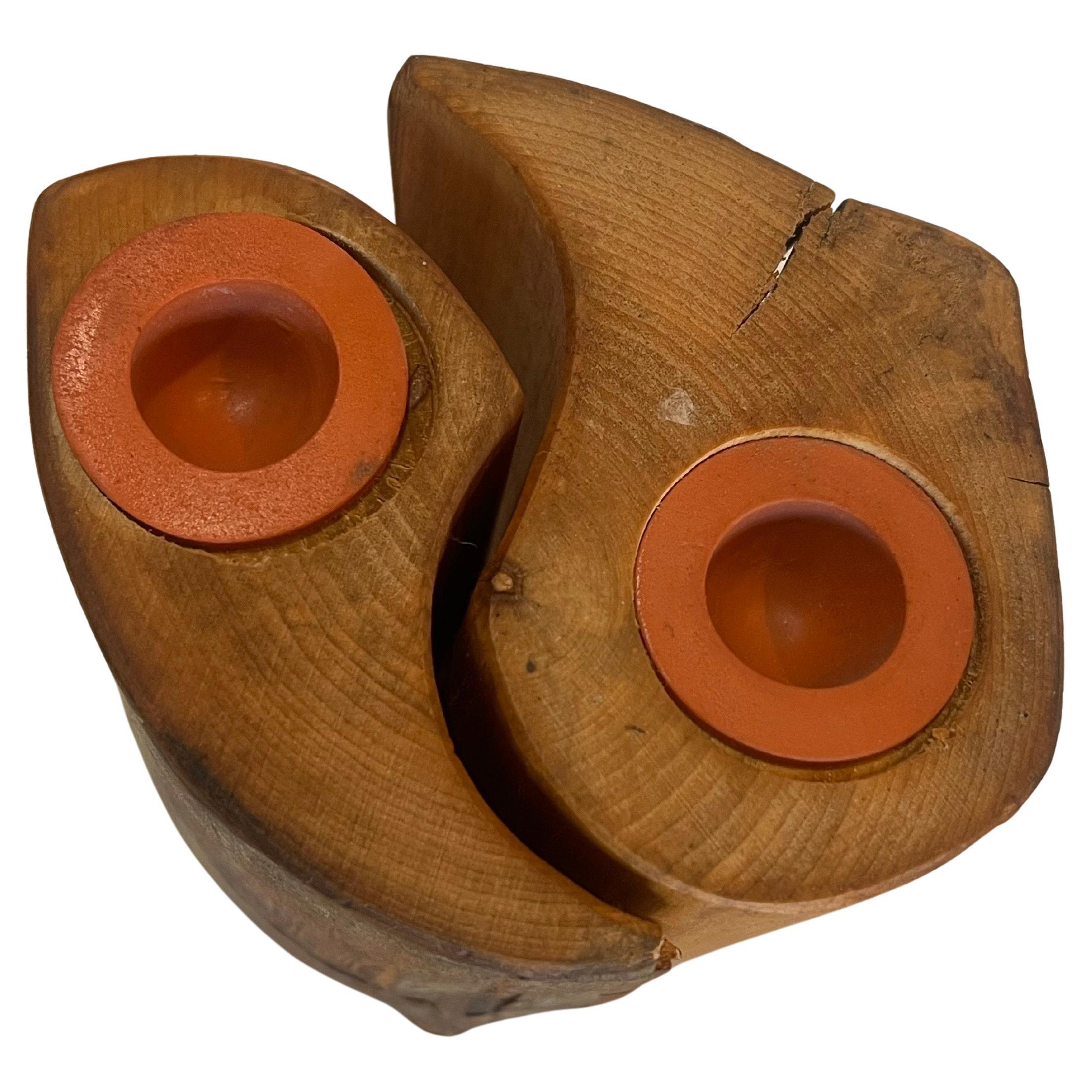 Hand Made par de saleros y pimenteros en forma de ying / yang , con los lados de borde vivo conjunto muy interesante para una cabaña o al aire libre. circa 1970's.