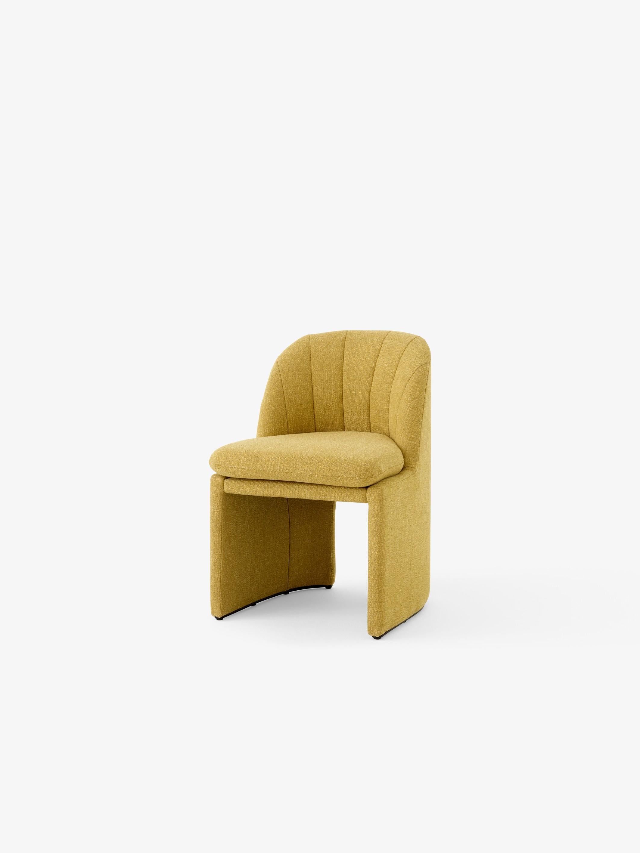 Paar Loafer SC106 Side Chair, Kvadrat/ Ecriture 0470, Space Copenhagen, &T im Zustand „Neu“ im Angebot in Dubai, AE