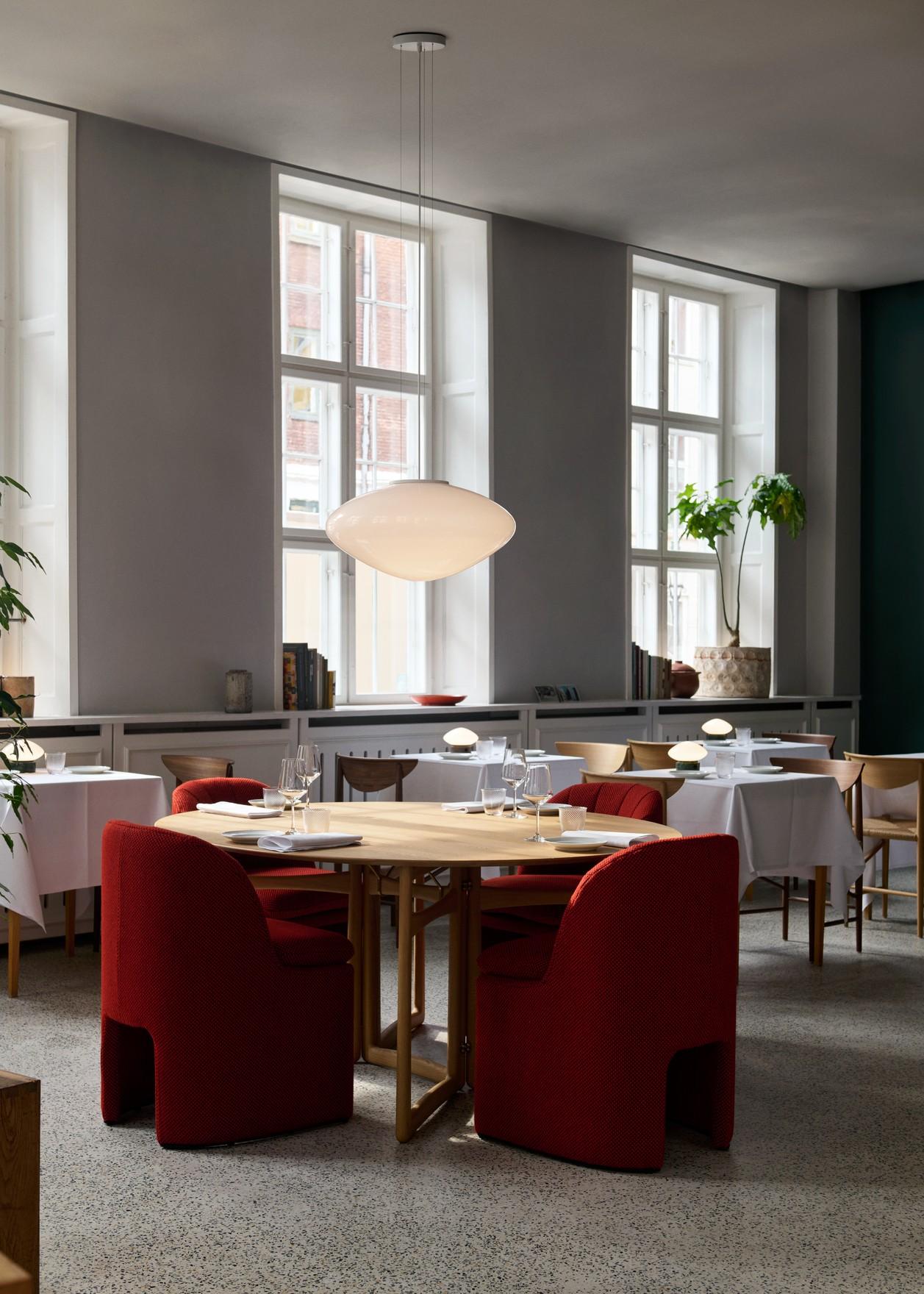 Coppia di sedie Loafer SC106 Kvadrat/Sisu 0655 di Space Copenhagen &Tradition in vendita 1