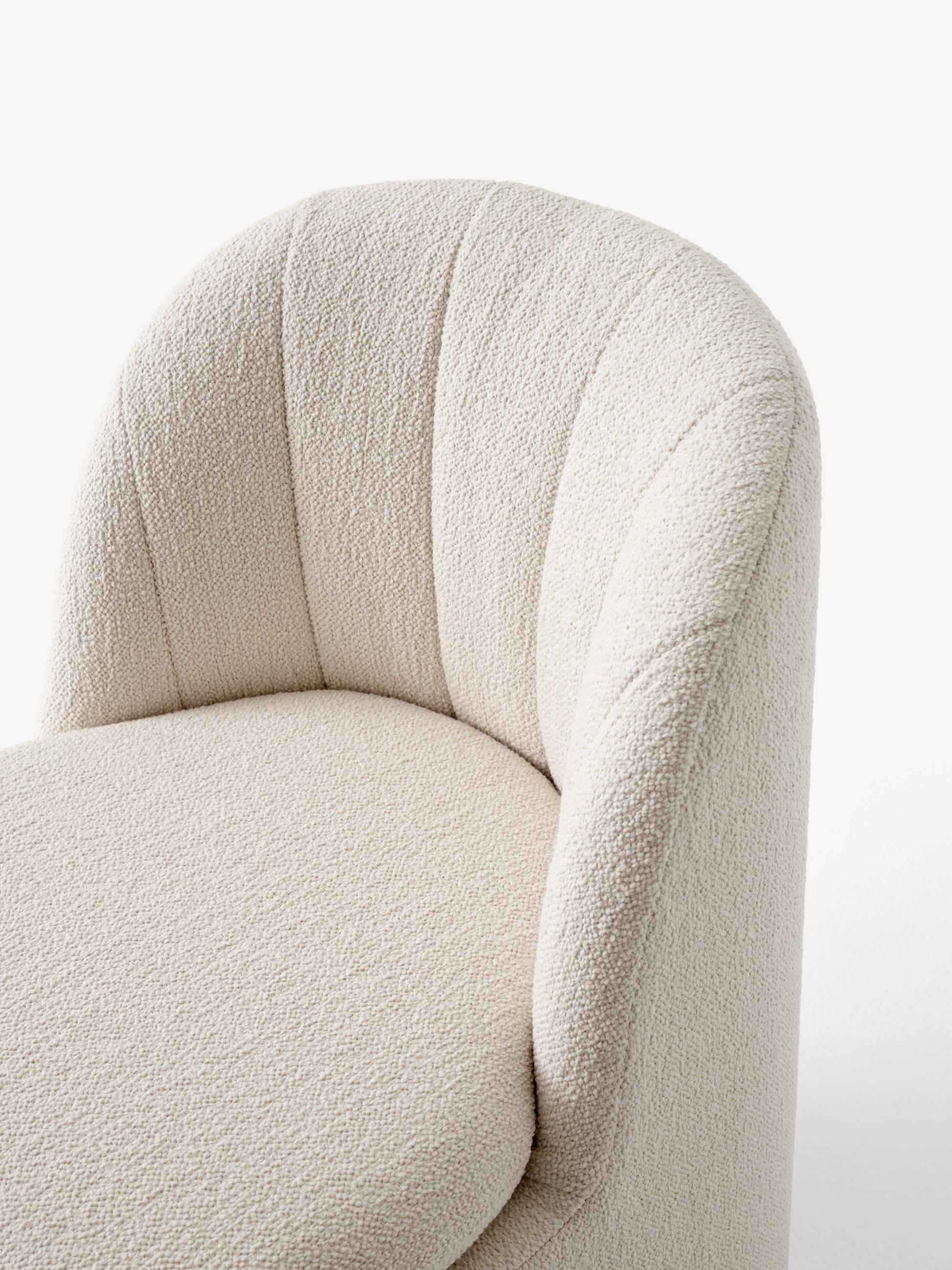 Contemporary Pair of Loafer SC106 Side Chair-Nevotex/Barnum 24 by Space Copenhagen-&Tradition For Sale
