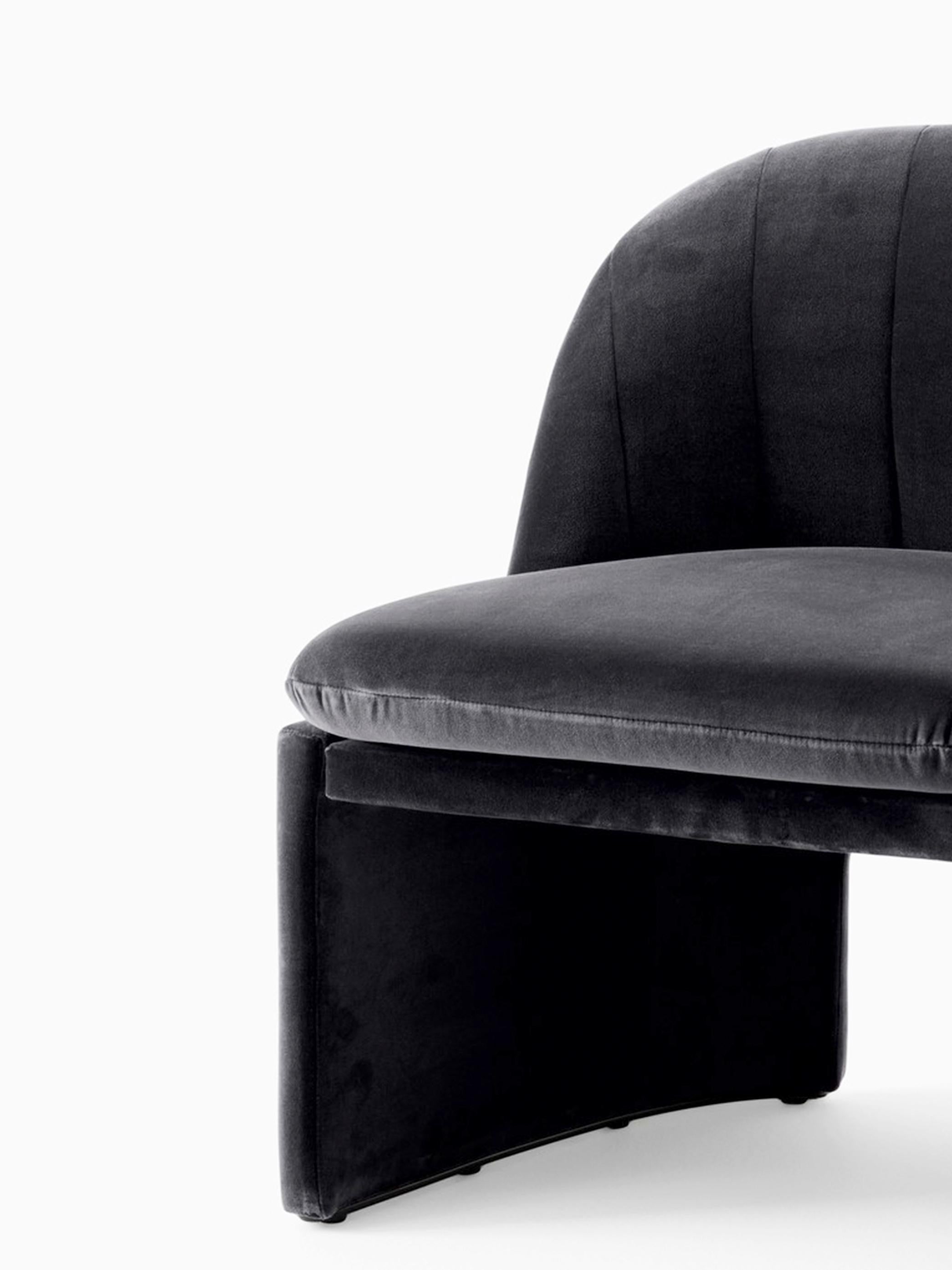 XXI secolo e contemporaneo Coppia di Loafer SC107 Club Chair-Kvadrat/Gentle 0193-Space Copenhagen-&Tradition in vendita