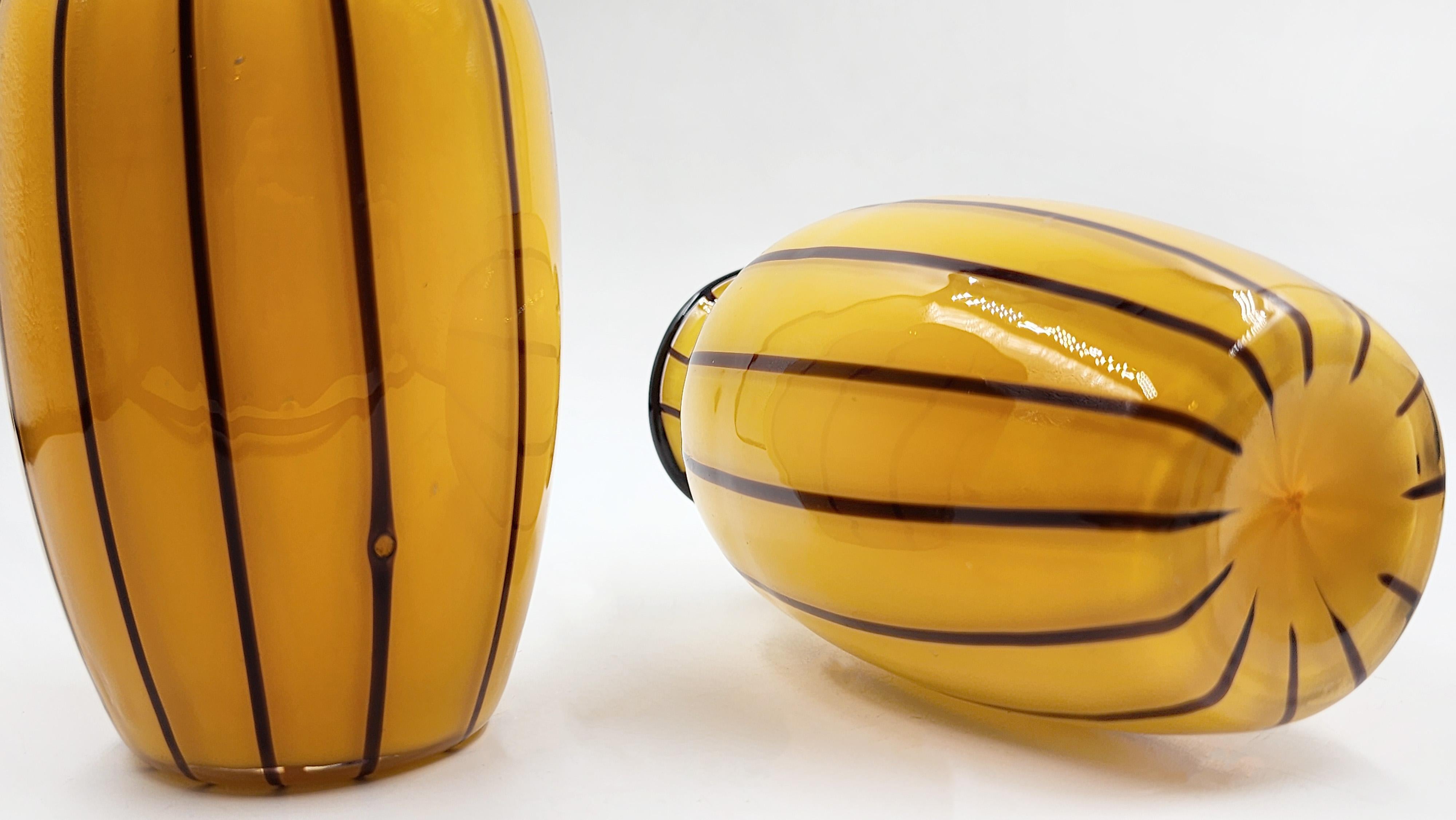 Fatto a mano Pair of Loetz Art Nouveau Vases in Amber Glass with Appliquéd Threads in vendita