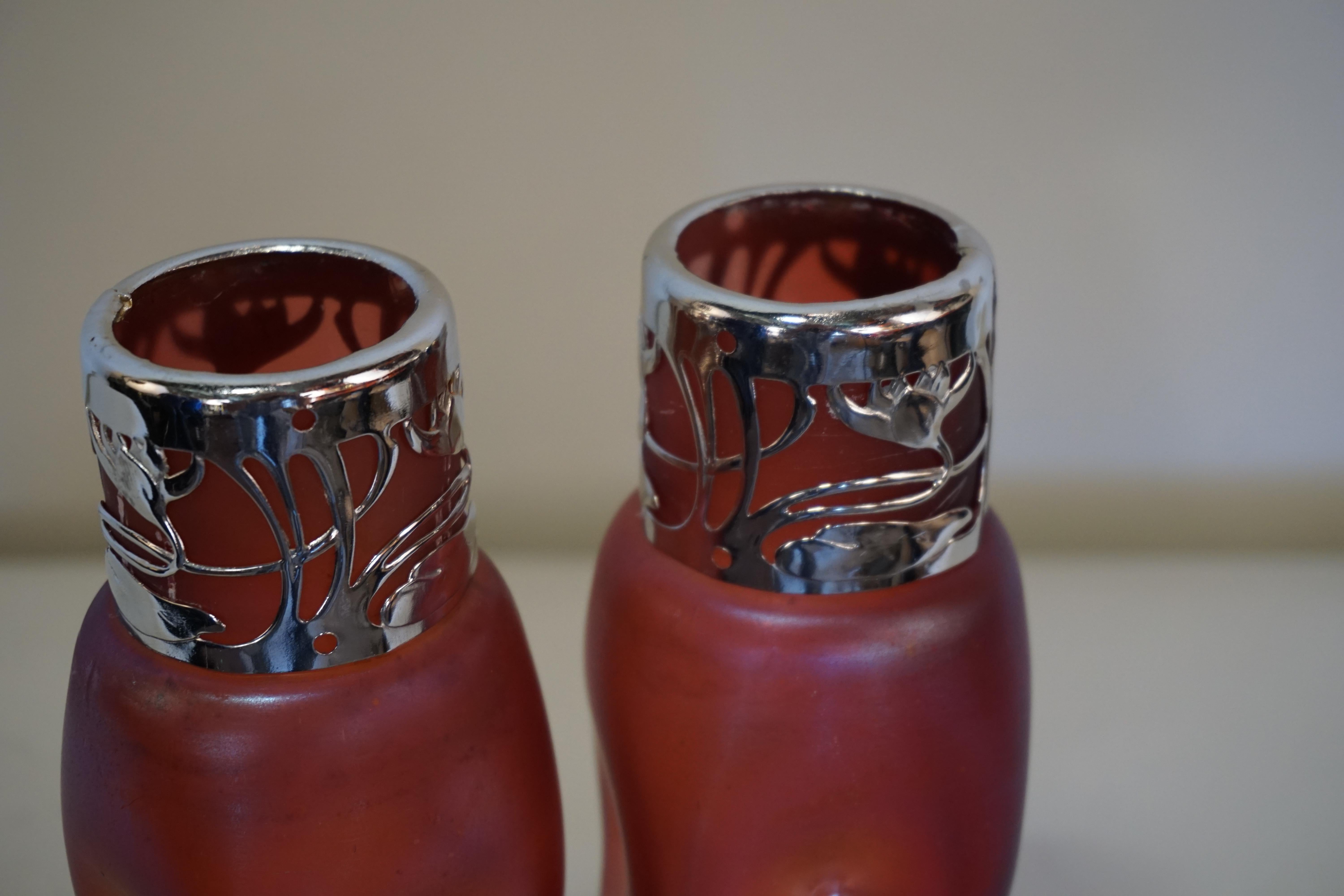 Pair of Iridescent Art Glass Vase In Good Condition In Fairfax, VA