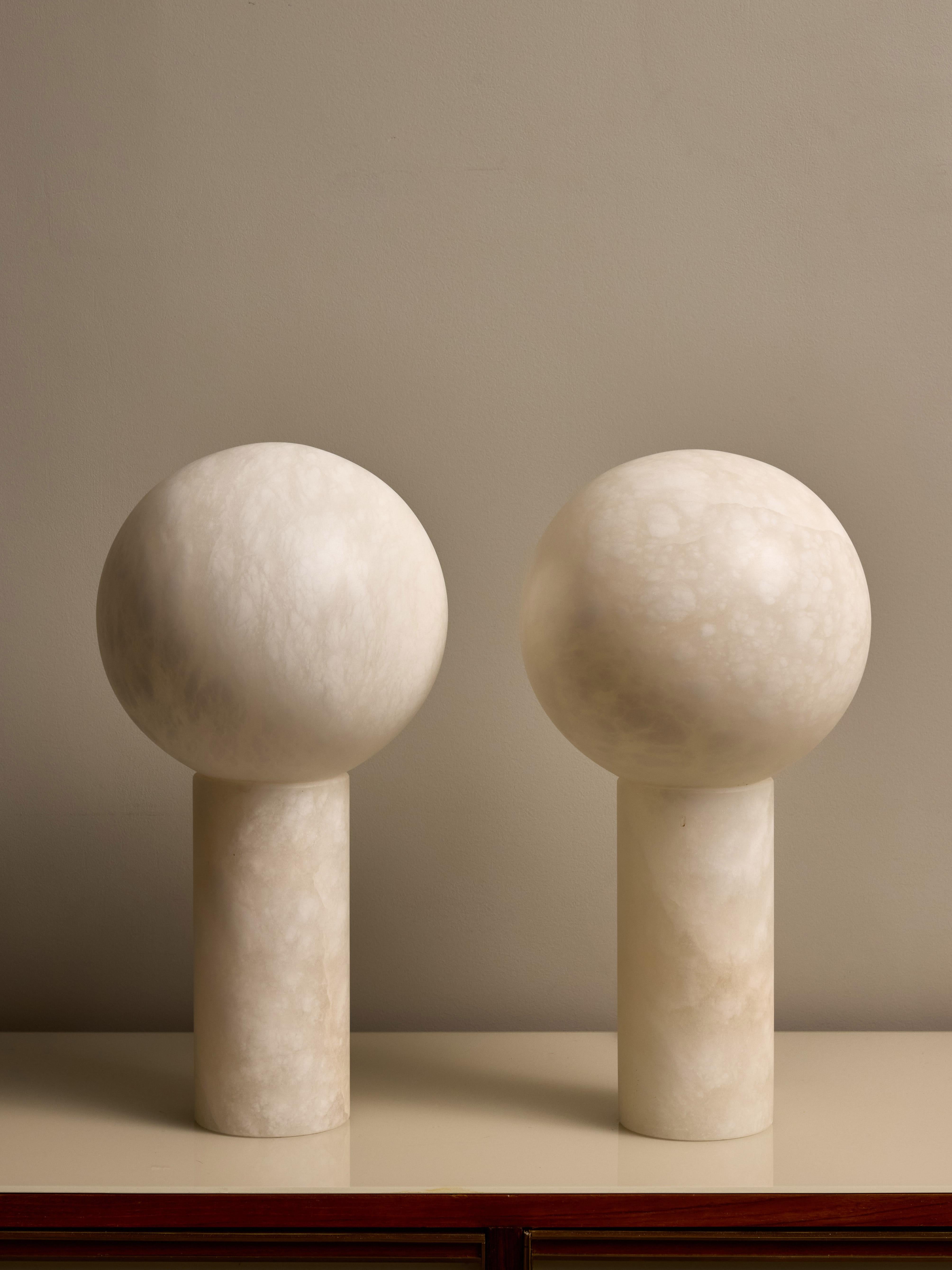 Moderne Paire de lampes de bureau Lollipop en albâtre en vente