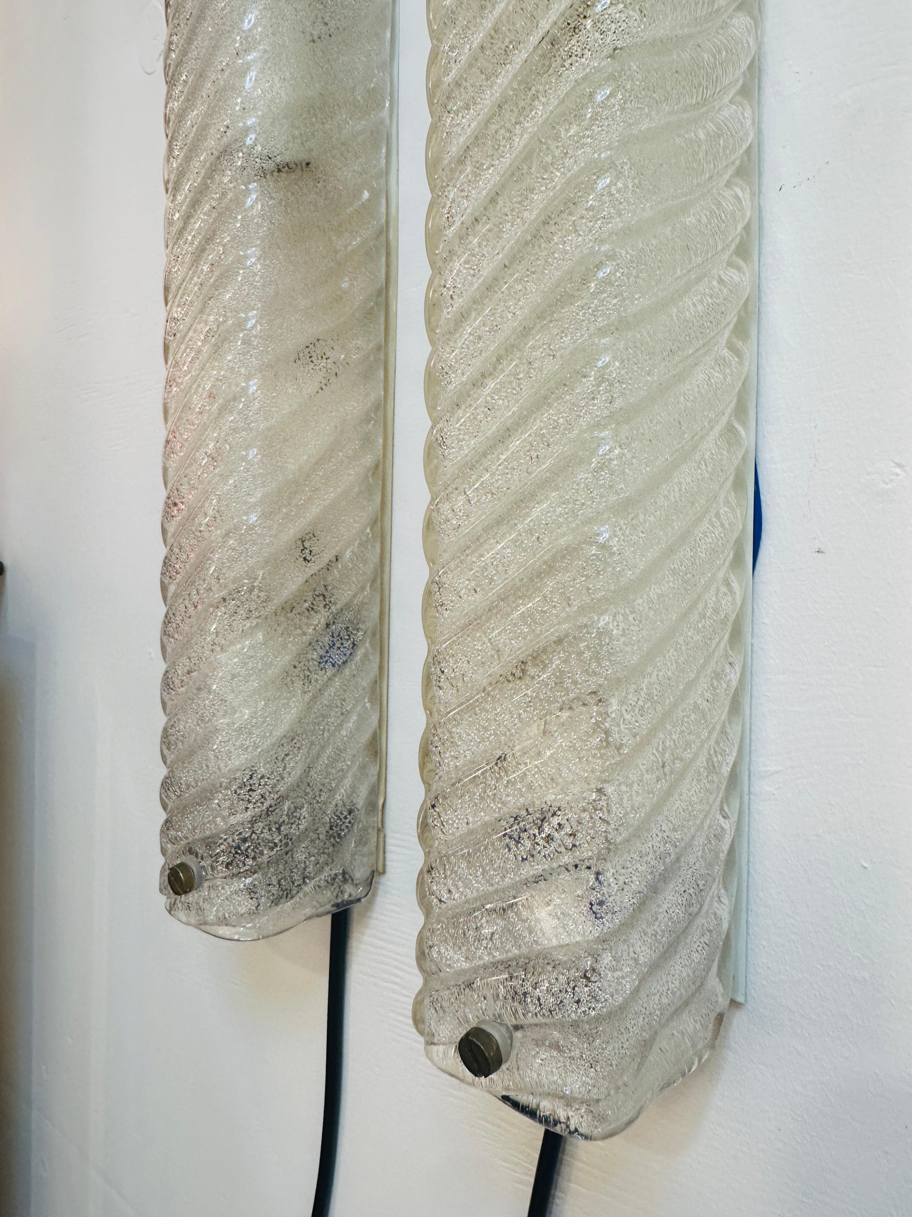 Coppia di lunghe lampade da parete in vetro smerigliato e rientrante di EGLO Leuchten, austriache, degli anni '70 in vendita 12