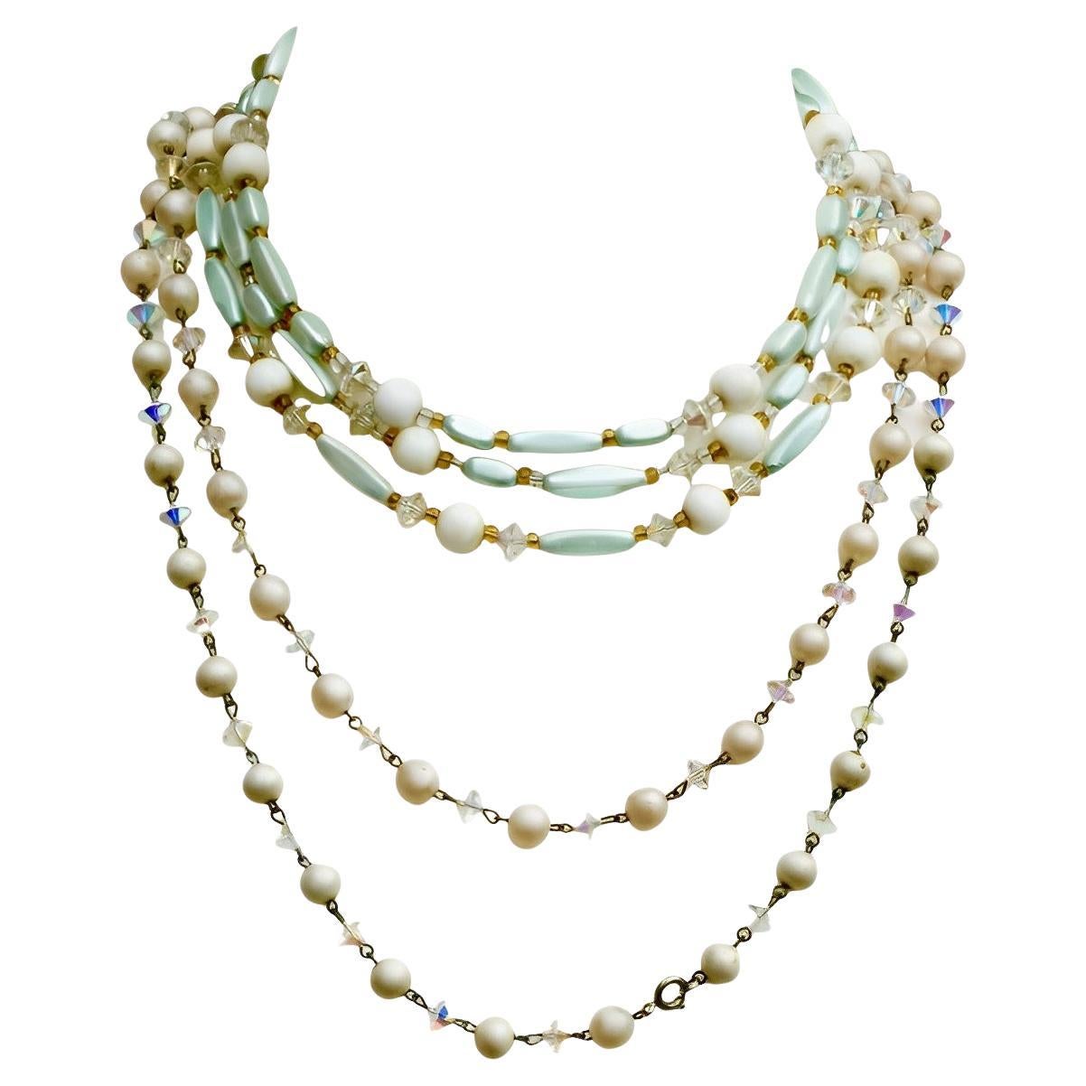 Paire de longs colliers de perles de verre Aurora avec fausses perles circa 1950