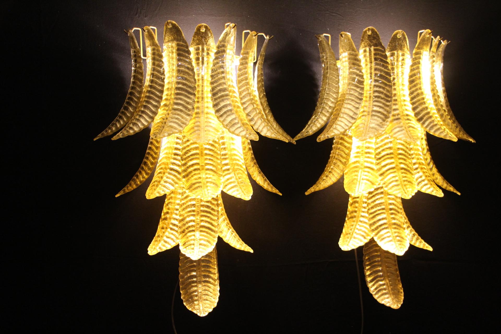 Pareja de Apliques Largos de Cristal de Murano Dorado en Forma de Palmera , Apliques Largos en venta 9