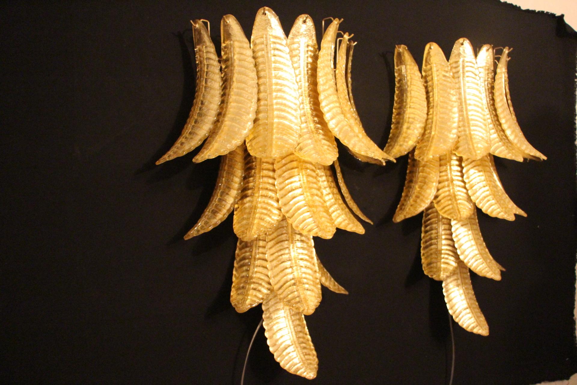 Pareja de Apliques Largos de Cristal de Murano Dorado en Forma de Palmera , Apliques Largos finales del siglo XX en venta