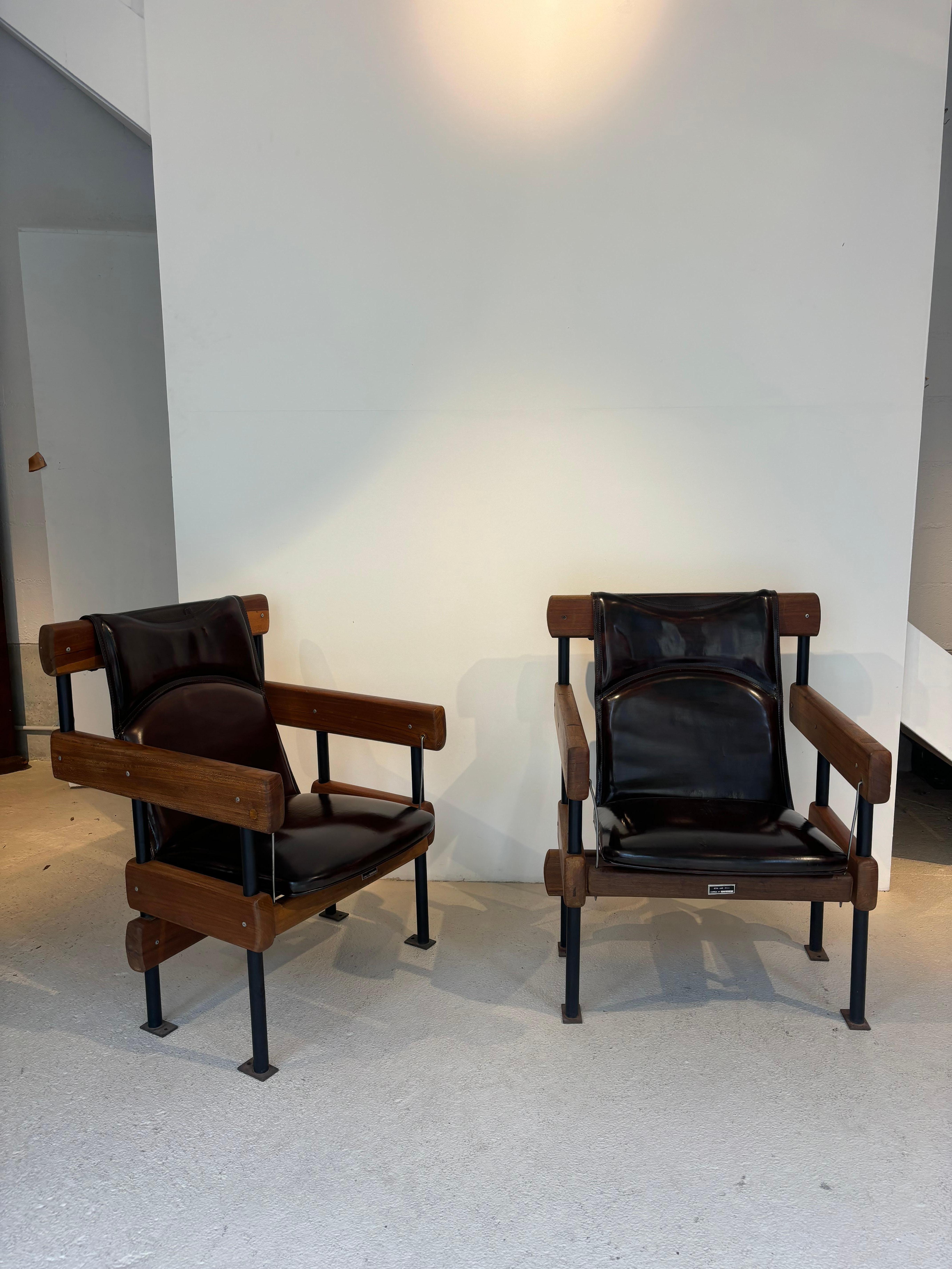 Coppia di poltrone Longarina di Sergio Rodrigues del 1965 circa In condizioni buone in vendita a SAINT-OUEN-SUR-SEINE, FR