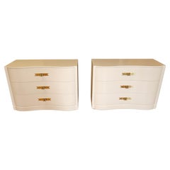 Pareja de cómodas blancas Lorin Jackson For Grosfeld House Hollywood Regency Modern