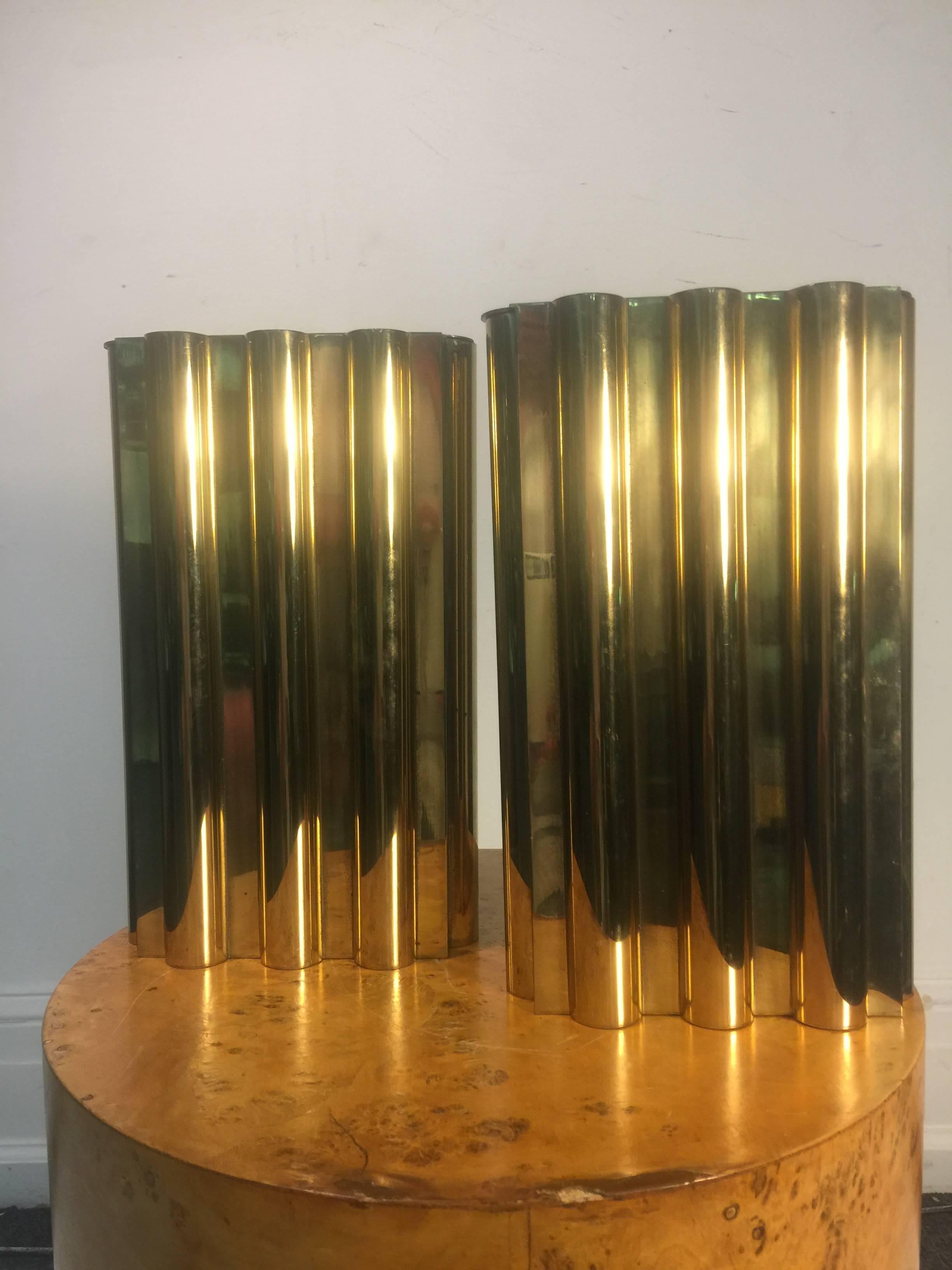 Pair of Lorin Marsh Modernist Brass Flower Vases In Good Condition For Sale In Allentown, PA