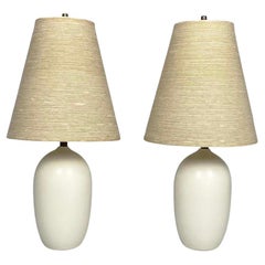 Paar Lotte and Gunnar Bostlund Hasenfell-Lampen mit Originalschirmen