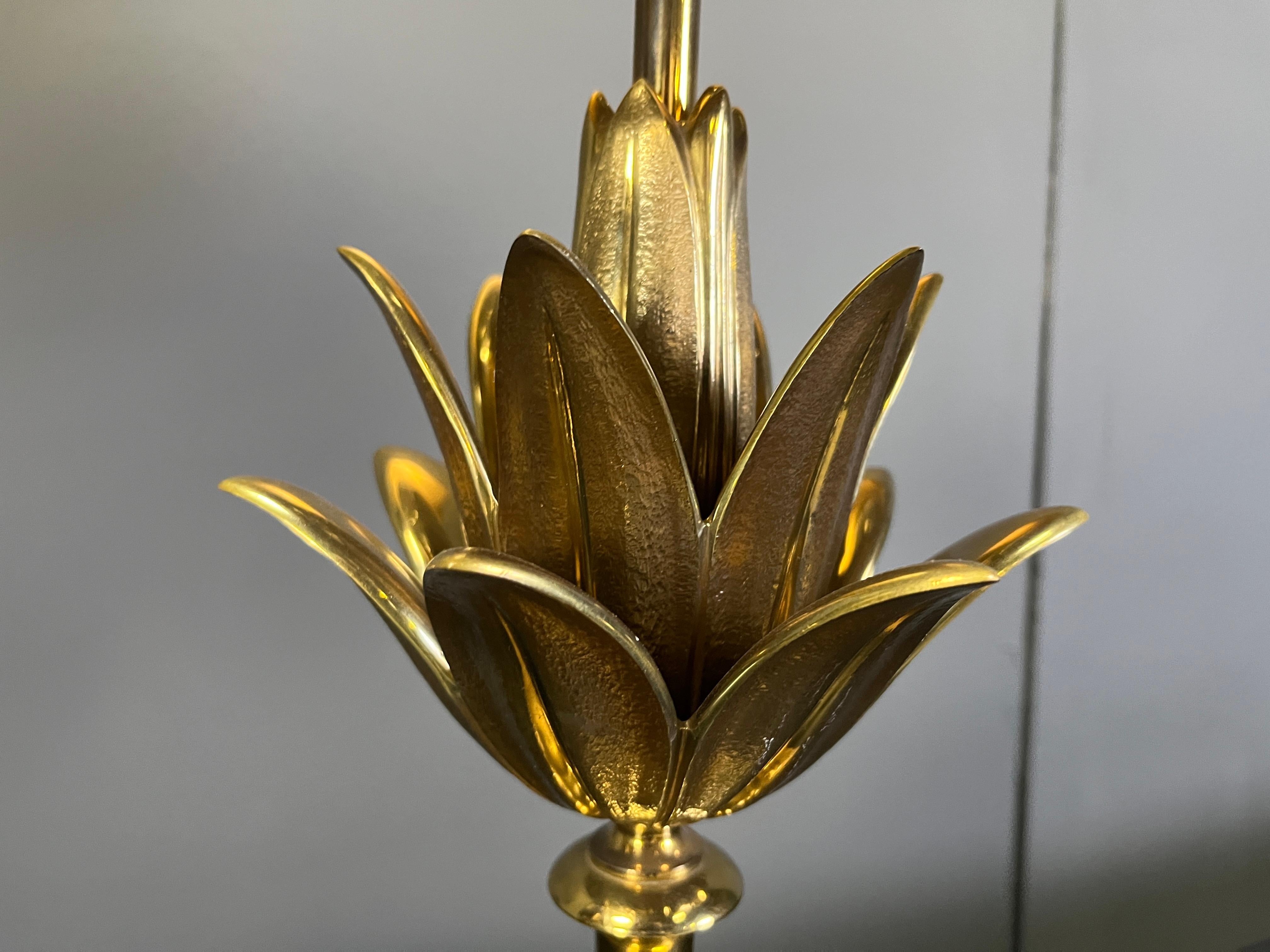 Coppia di lampade da tavolo a fiore di loto firmate Maison Charles, anni '70 in vendita 3