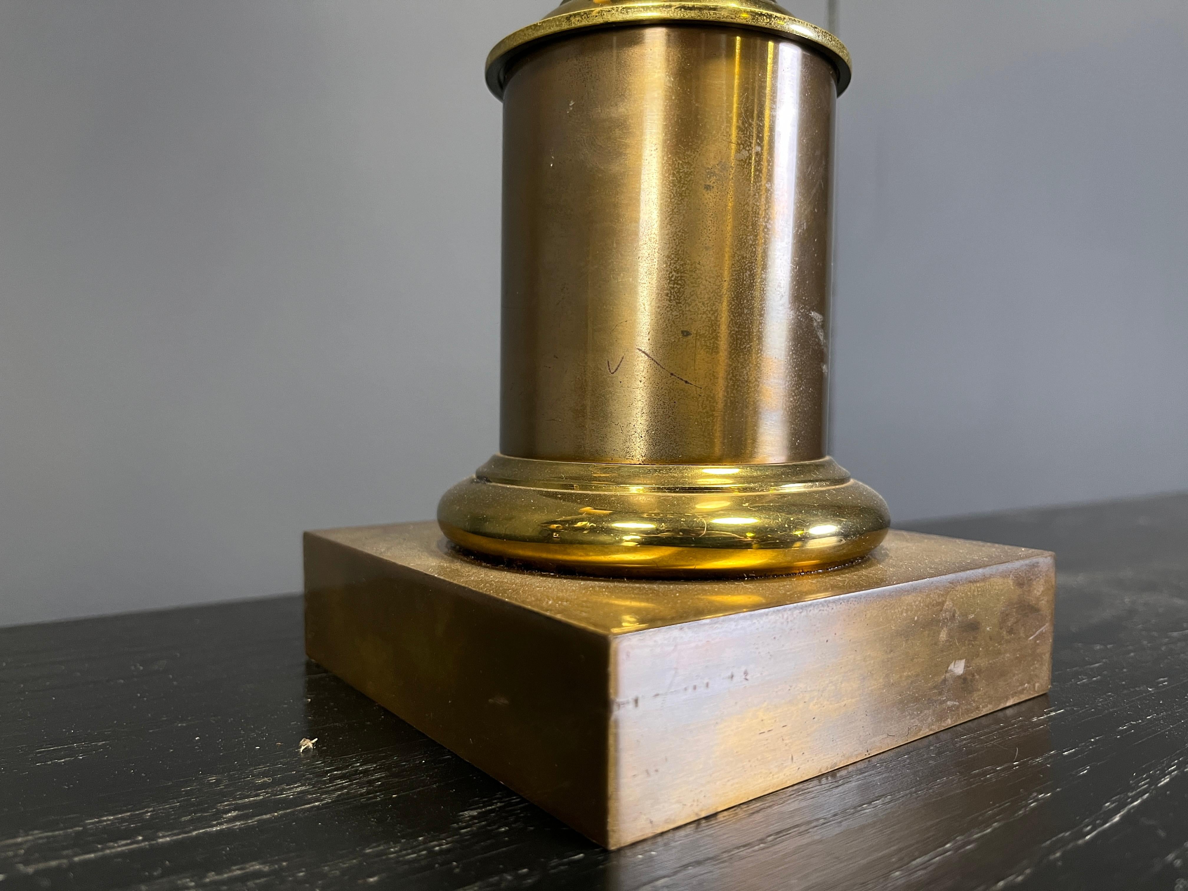 Coppia di lampade da tavolo a fiore di loto firmate Maison Charles, anni '70 in vendita 4