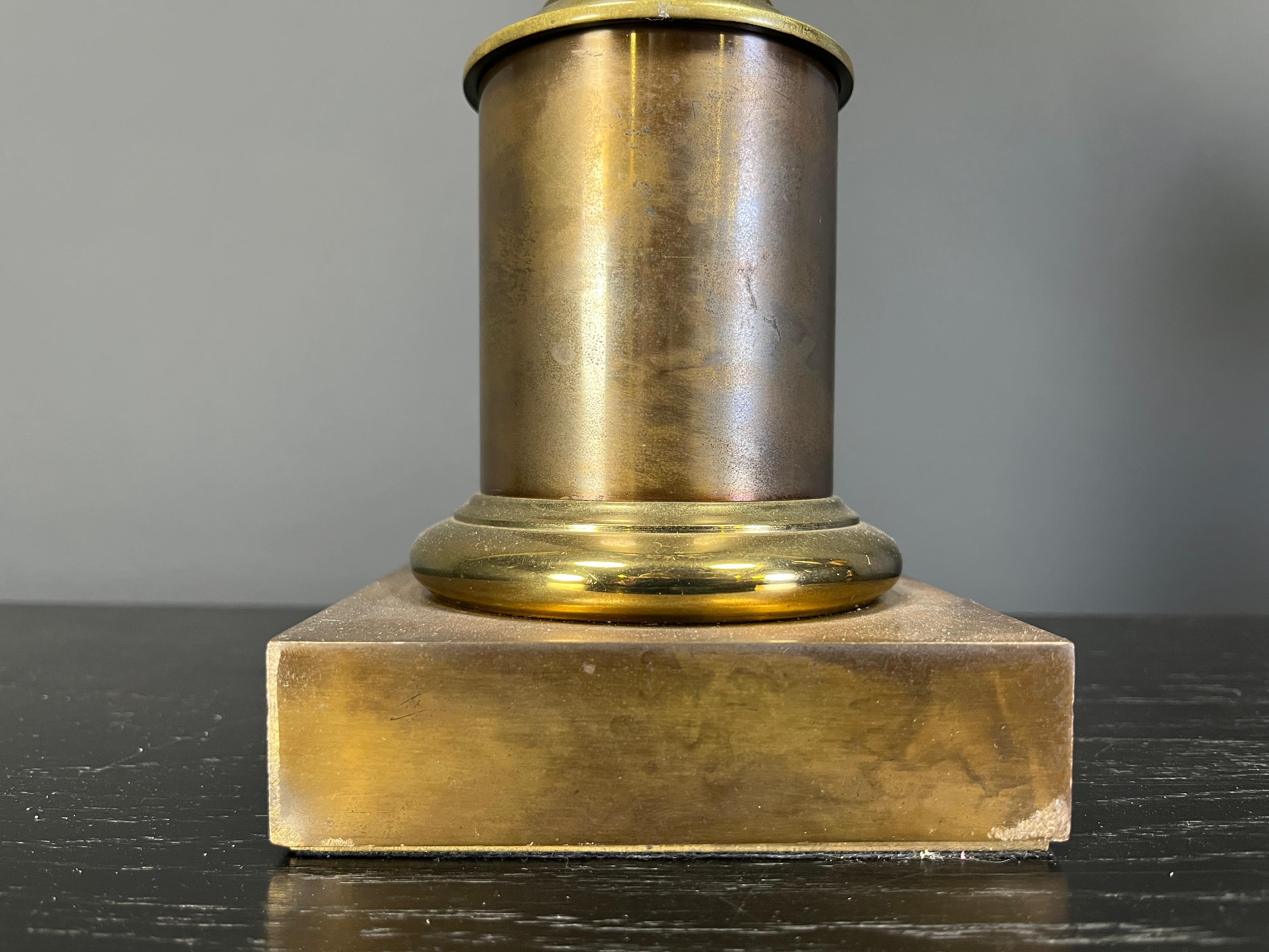 Coppia di lampade da tavolo a fiore di loto firmate Maison Charles, anni '70 in vendita 5