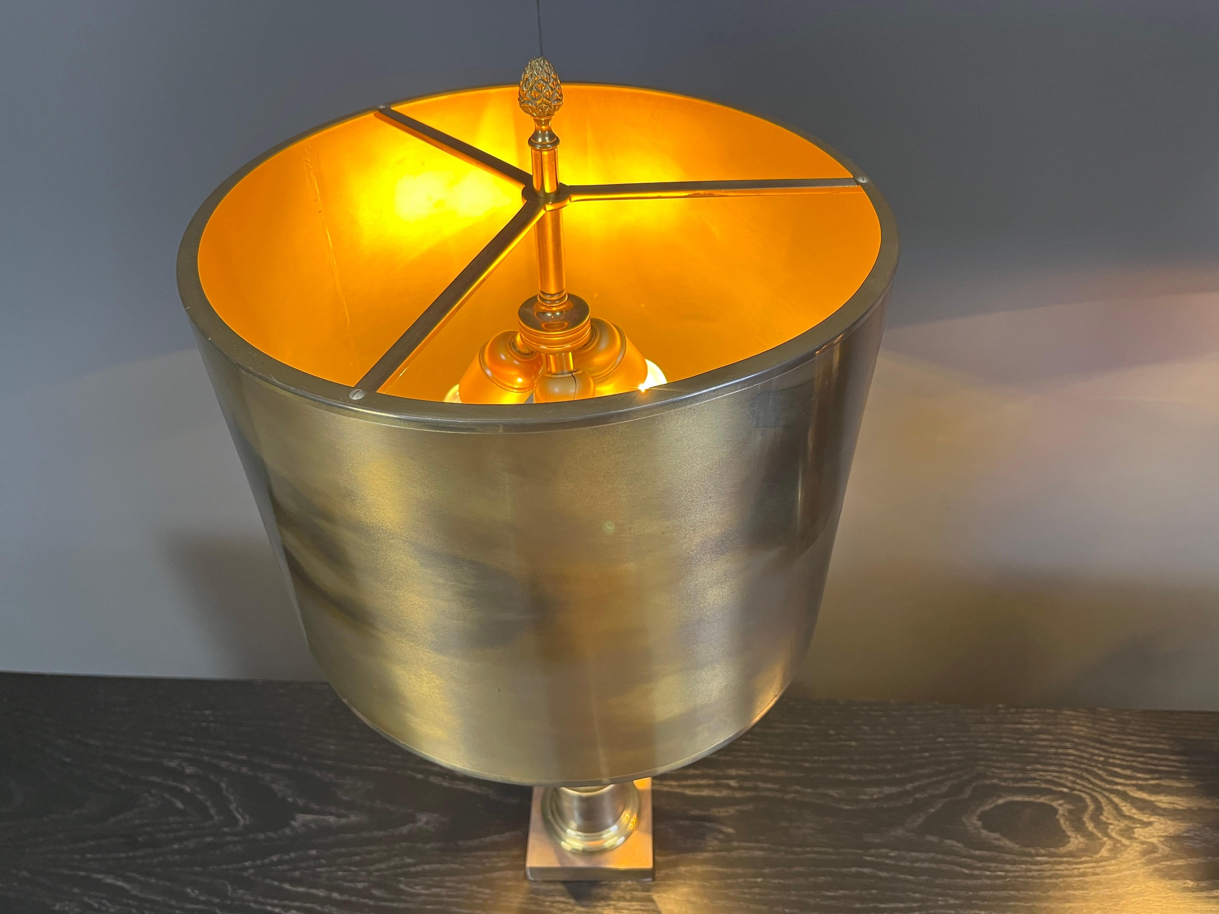 Fine XX secolo Coppia di lampade da tavolo a fiore di loto firmate Maison Charles, anni '70 in vendita