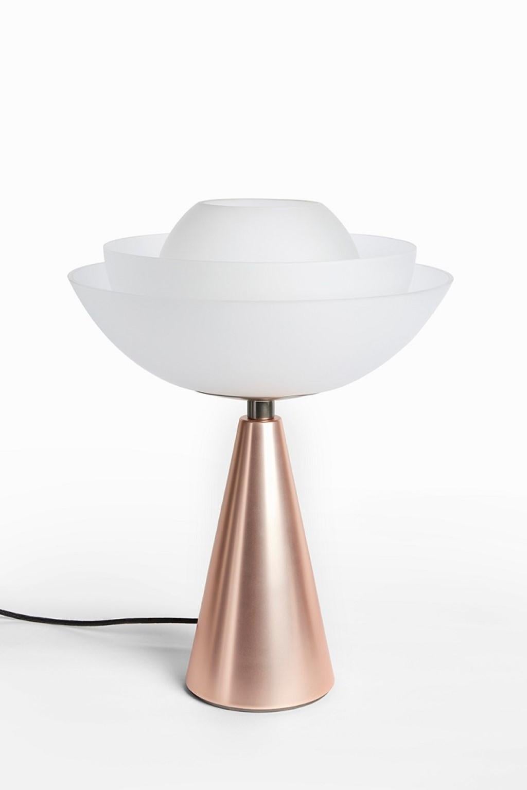 Pair of Lotus table lamps by Mason Editions
Dimensions: 36 × 48 cm
Materials: matte gold 24k base + transparent smoke grey blown glass
Finishings: 
Matte gold 24k base + transparent smoke grey blown glass
Polished champagne gold base +