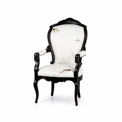 Paire de fauteuils Louis Philippe en laque noire Noyer 19ème siècle Faces sculptées