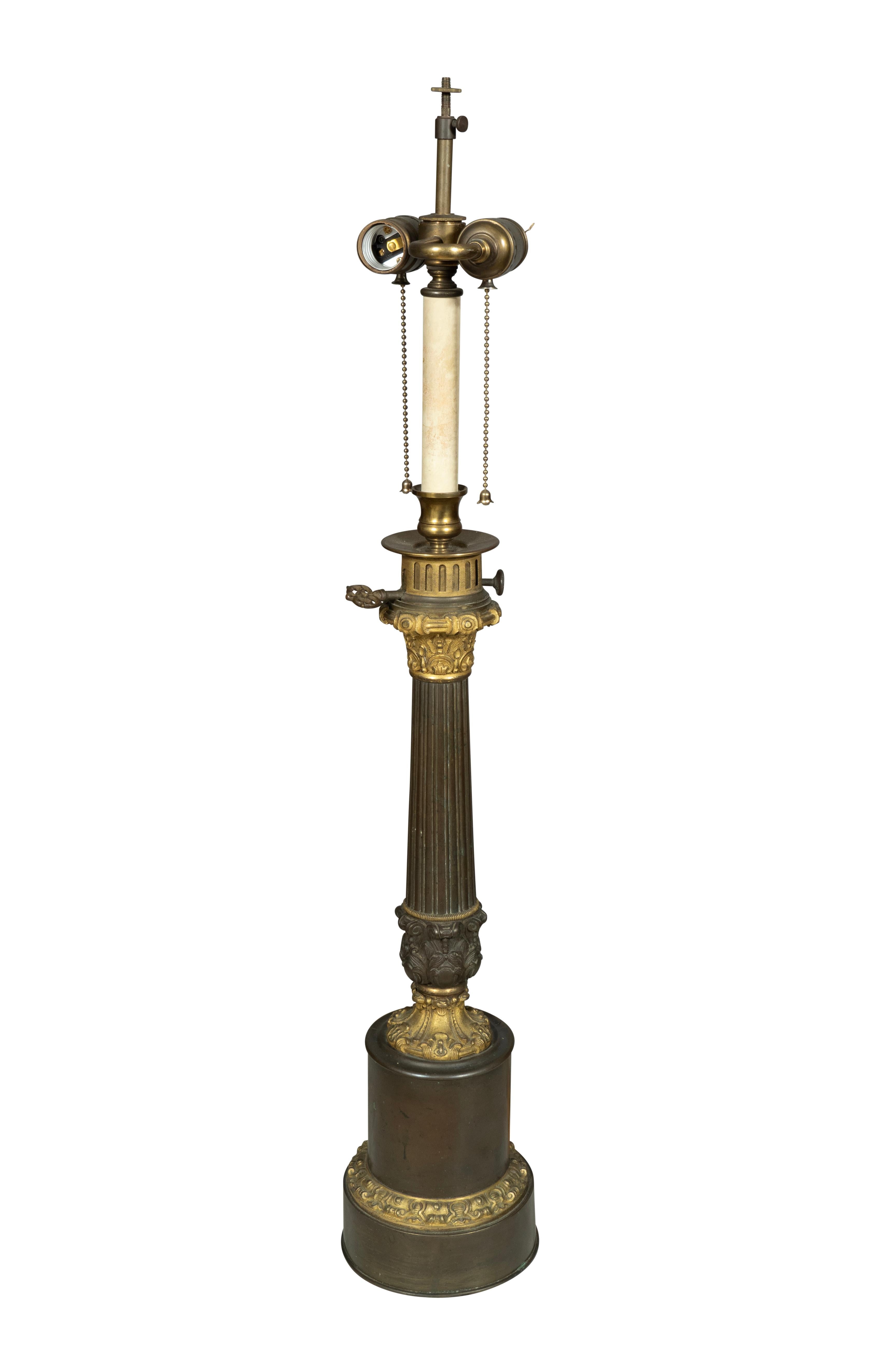 Paire de lampes de table Louis Philippe en bronze Bon état - En vente à Essex, MA