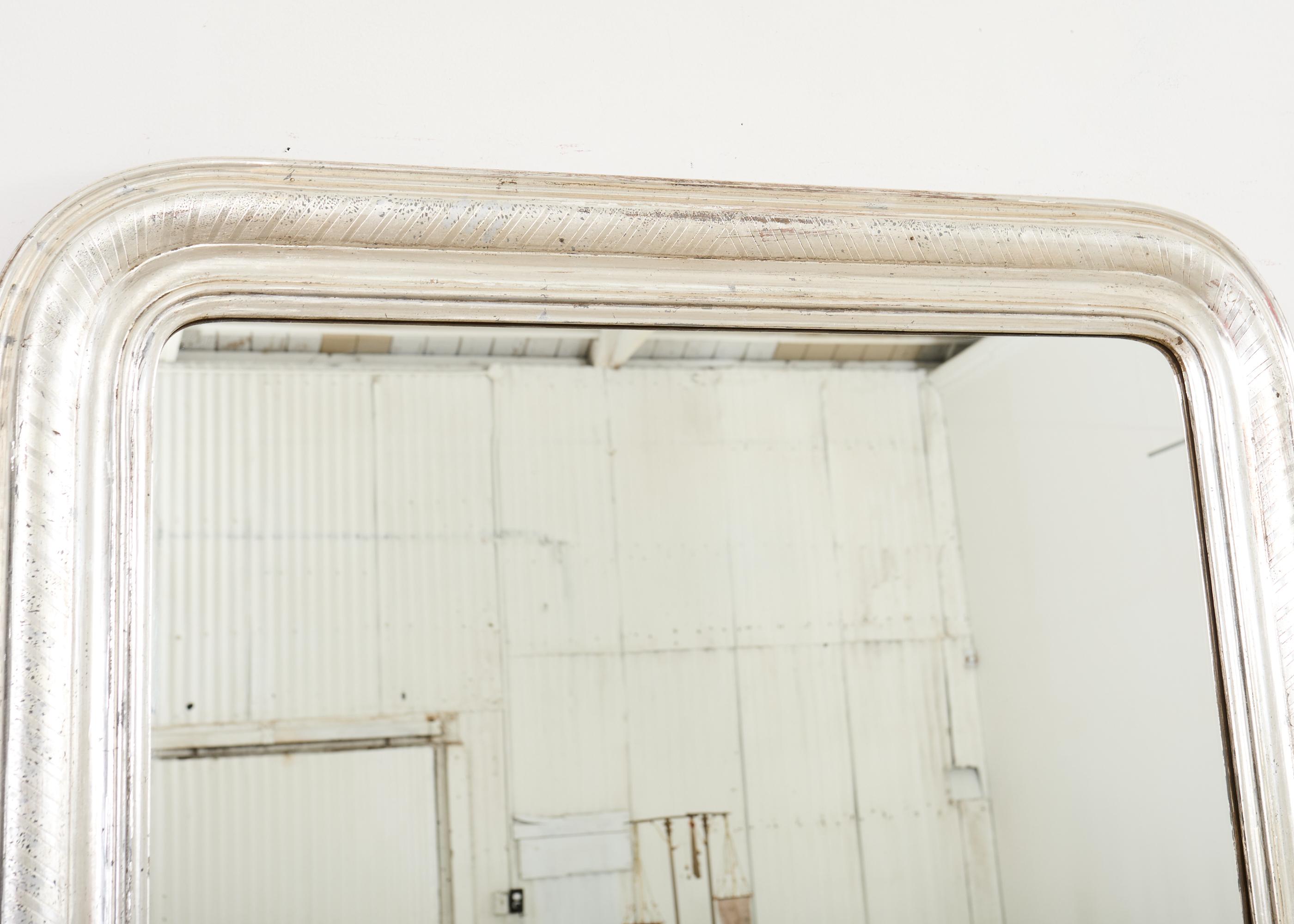 Français Paire de miroirs dorés à la feuille d'argent Louis Philippe 6 pieds en vente