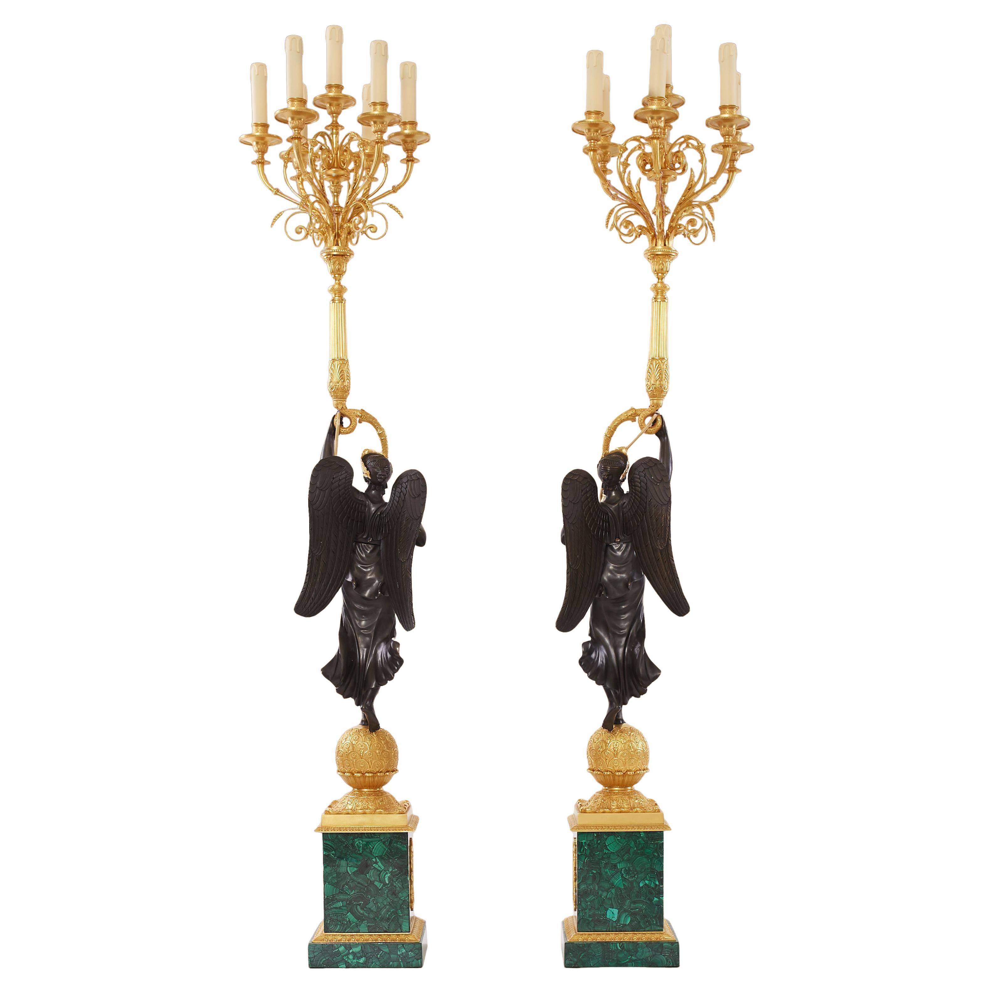 Paar Kandelaber im Louis Philippe-Stil aus Malachit und Ormolu