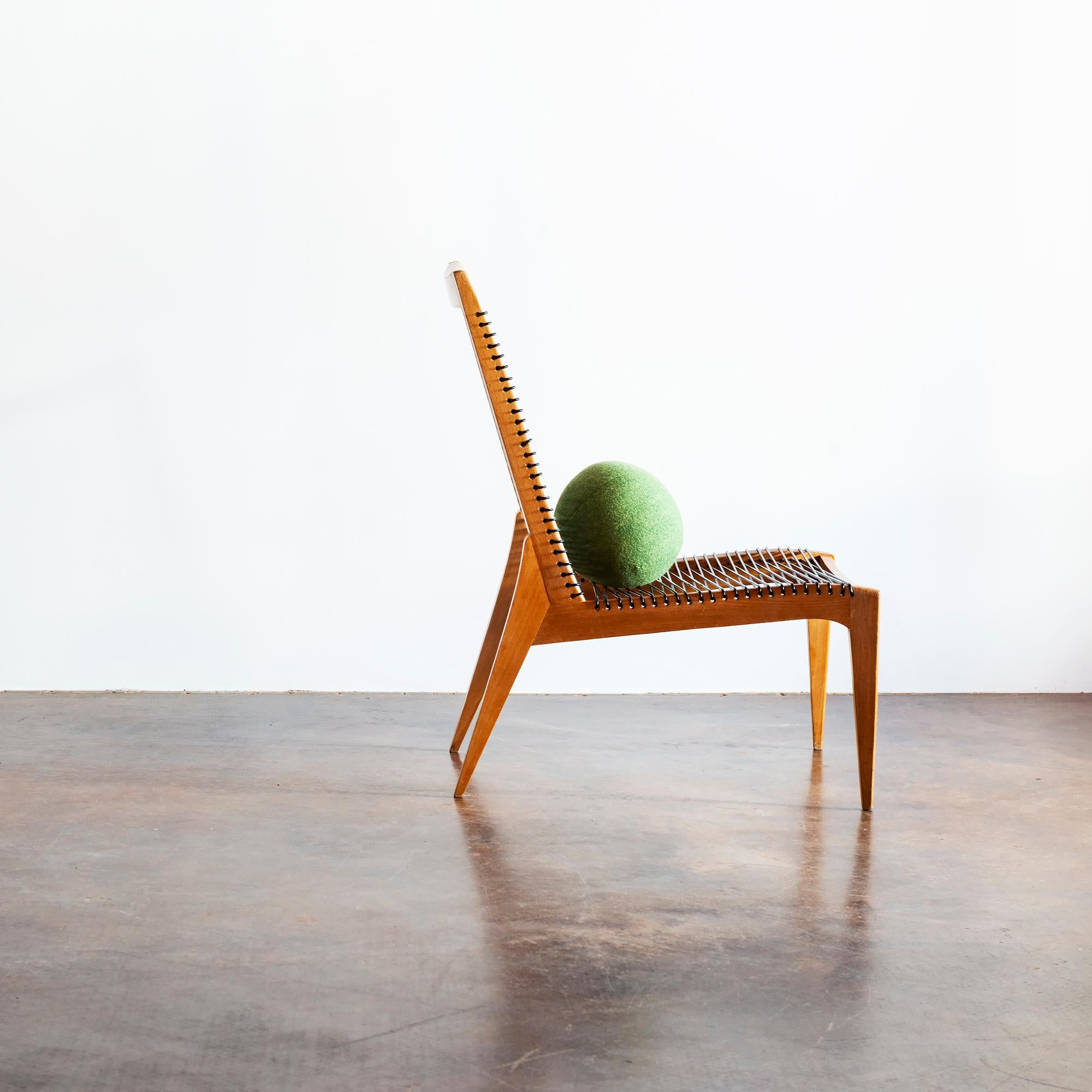 Paar Louis Sognot Lounge Chairs:: Frankreich:: 1950er Jahre (Kunststoff)