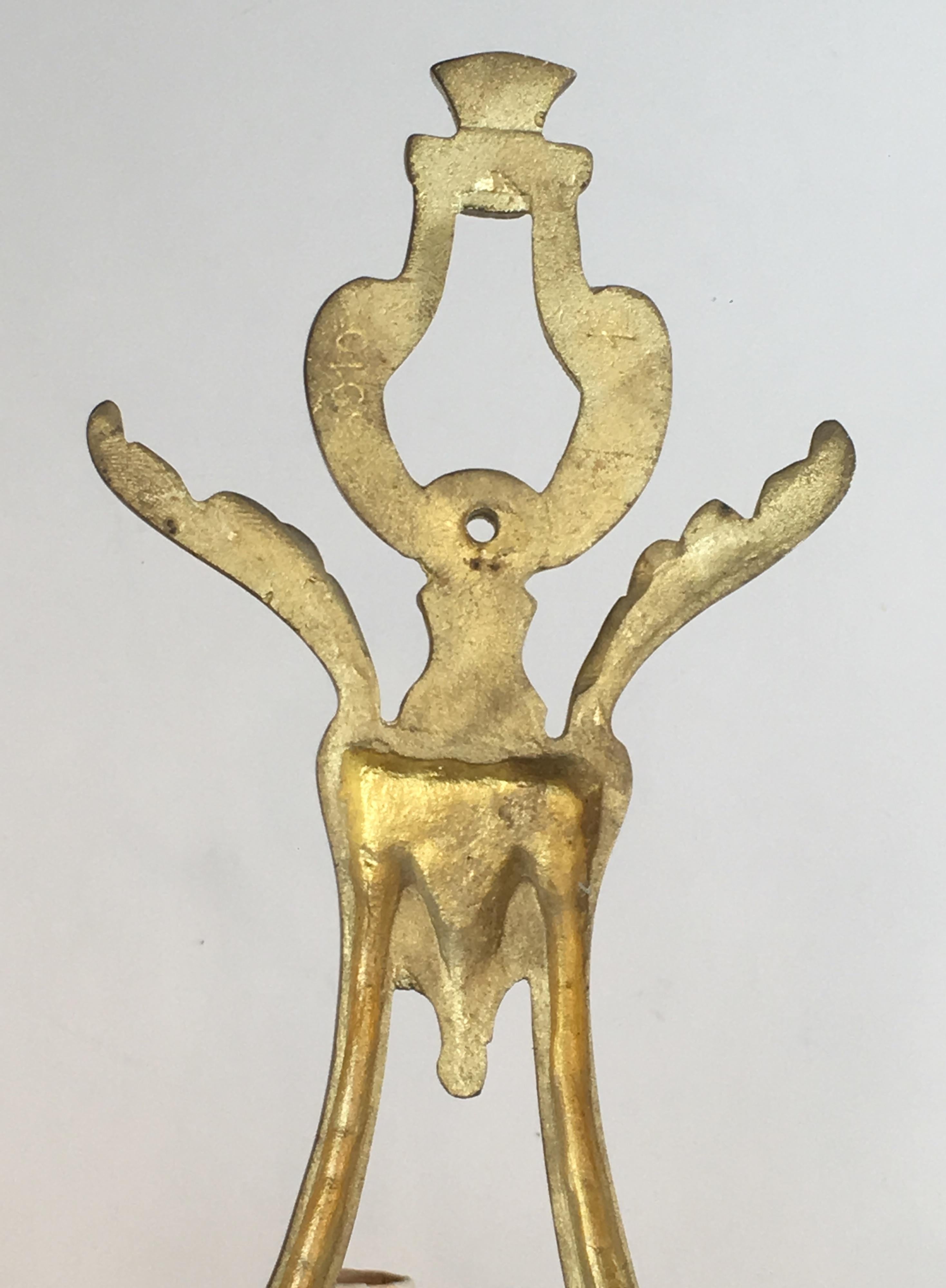 Paire d'appliques à 3 lumières en bronze de style Louis XV, françaises, vers 1960 en vente 8