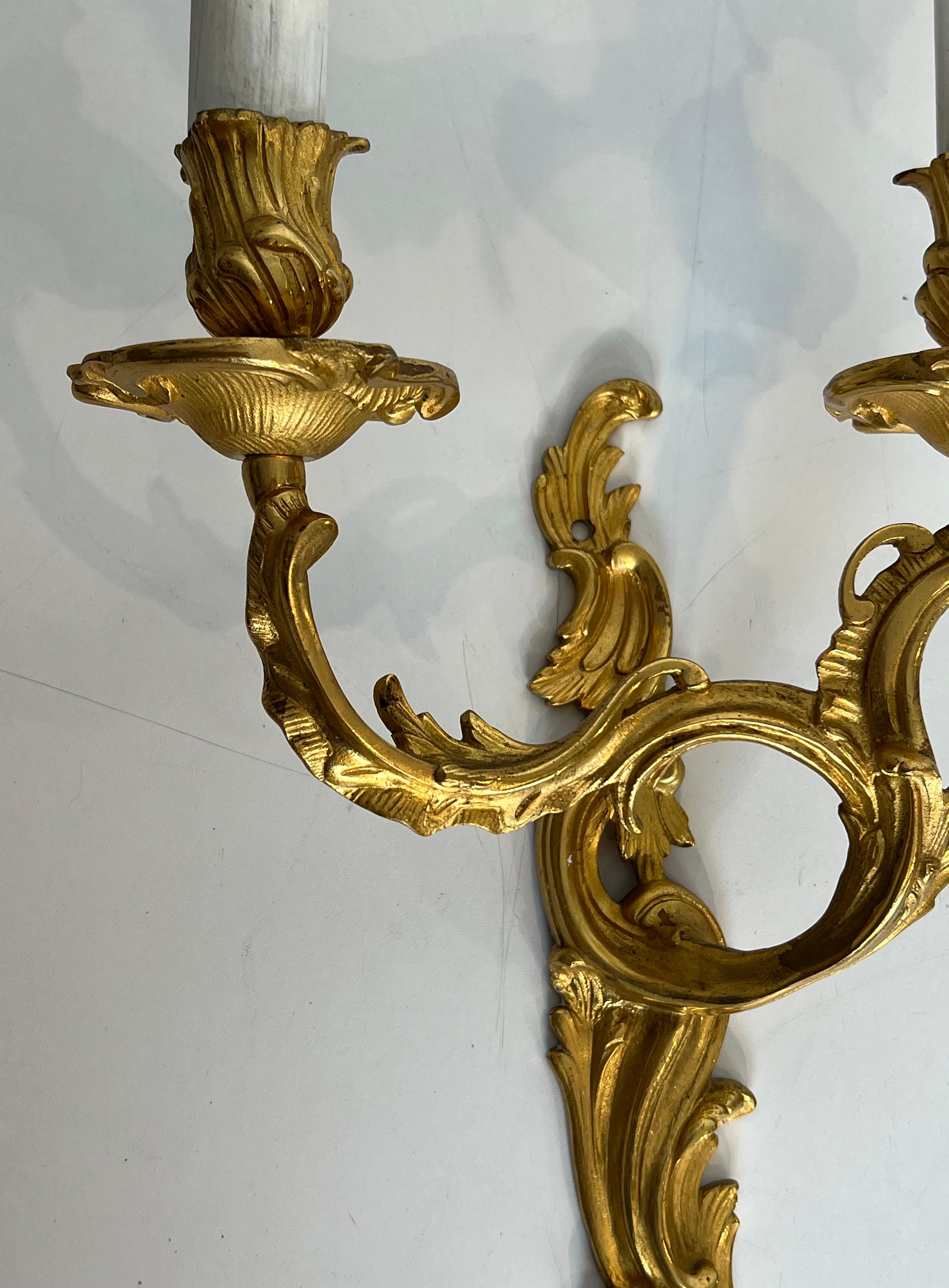 Coppia di sconsigliere in bronzo dorato in stile Luigi XV in vendita 6