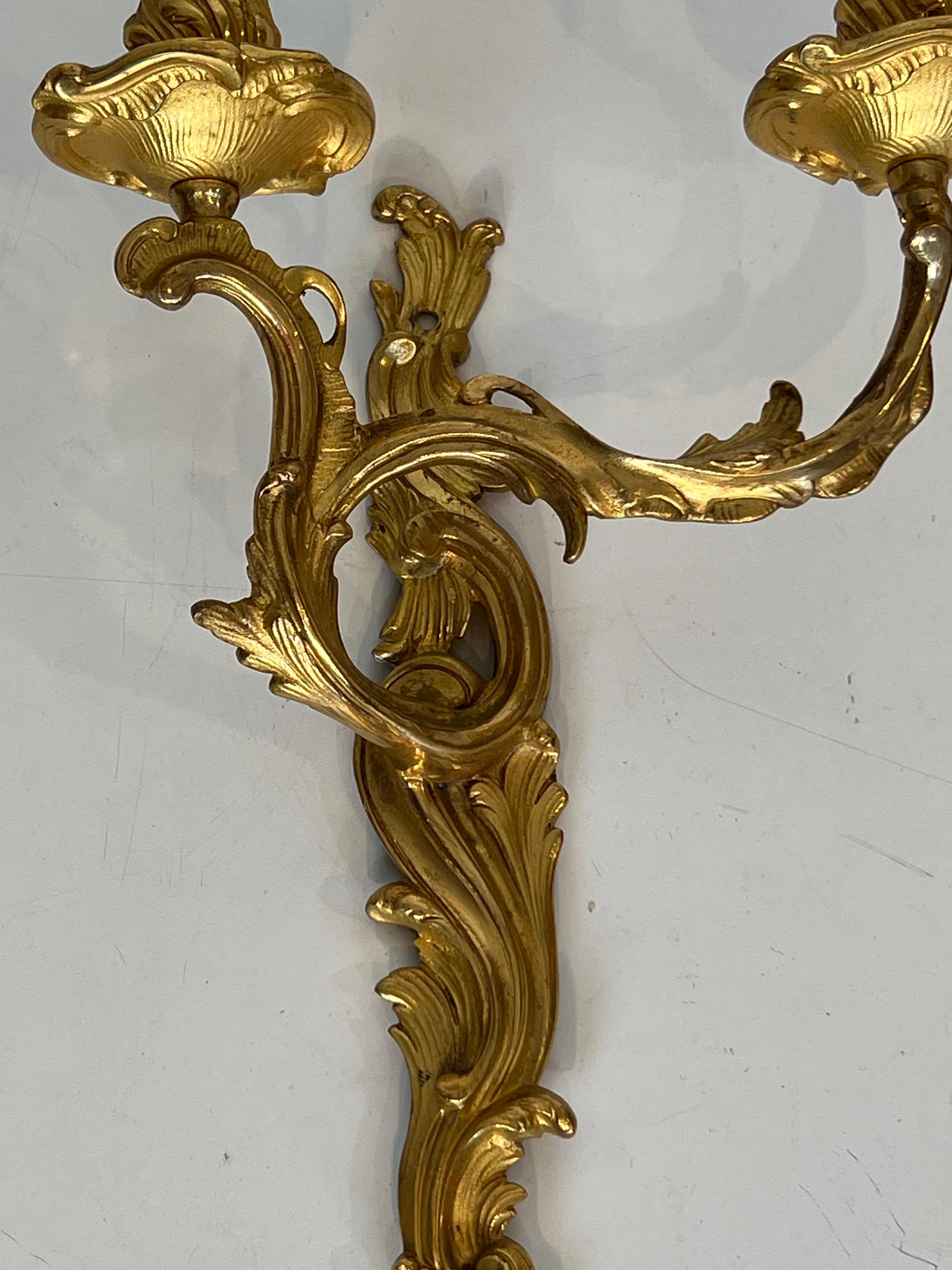 Coppia di sconsigliere in bronzo dorato in stile Luigi XV in vendita 9