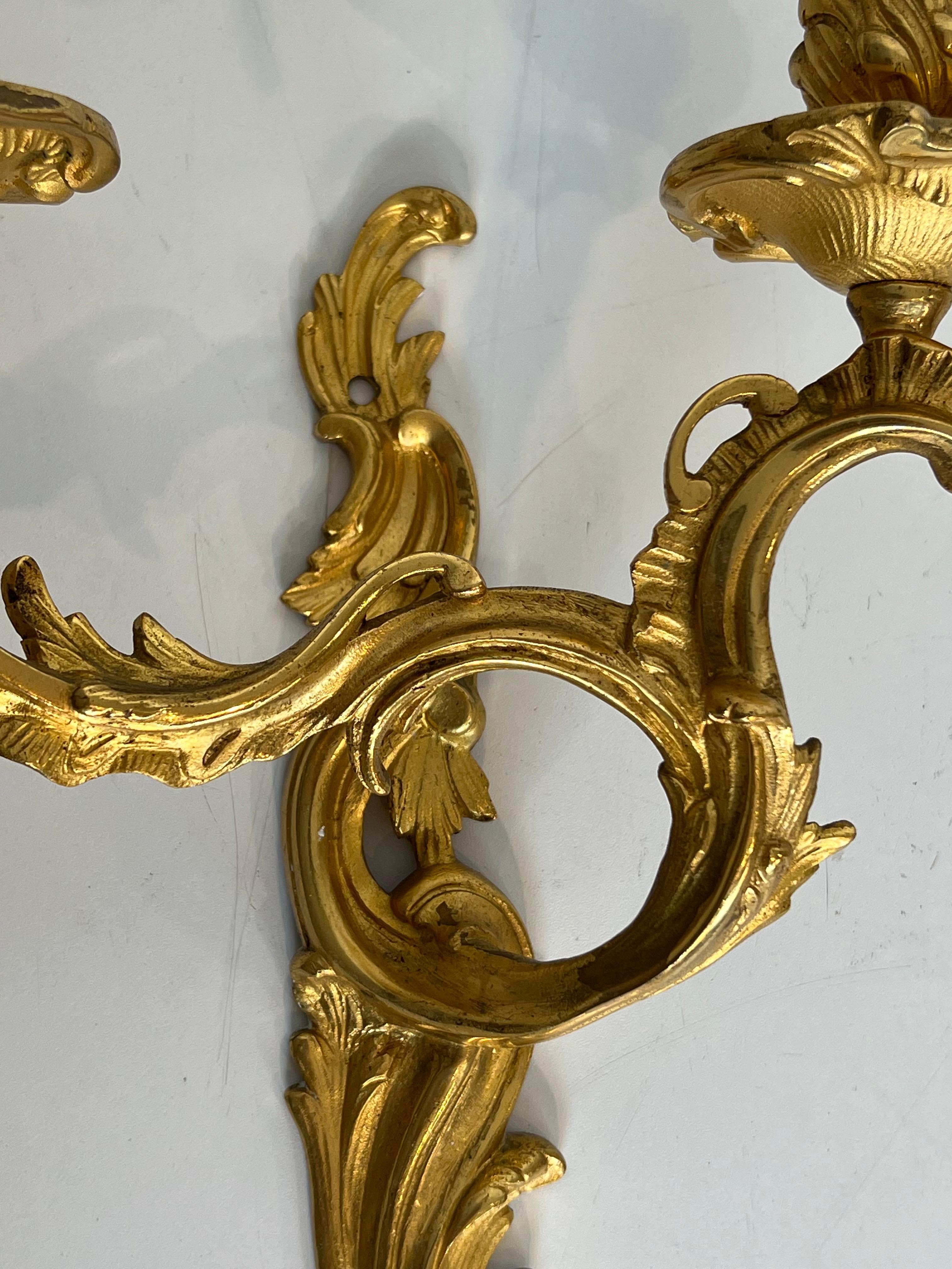 Coppia di sconsigliere in bronzo dorato in stile Luigi XV in vendita 11