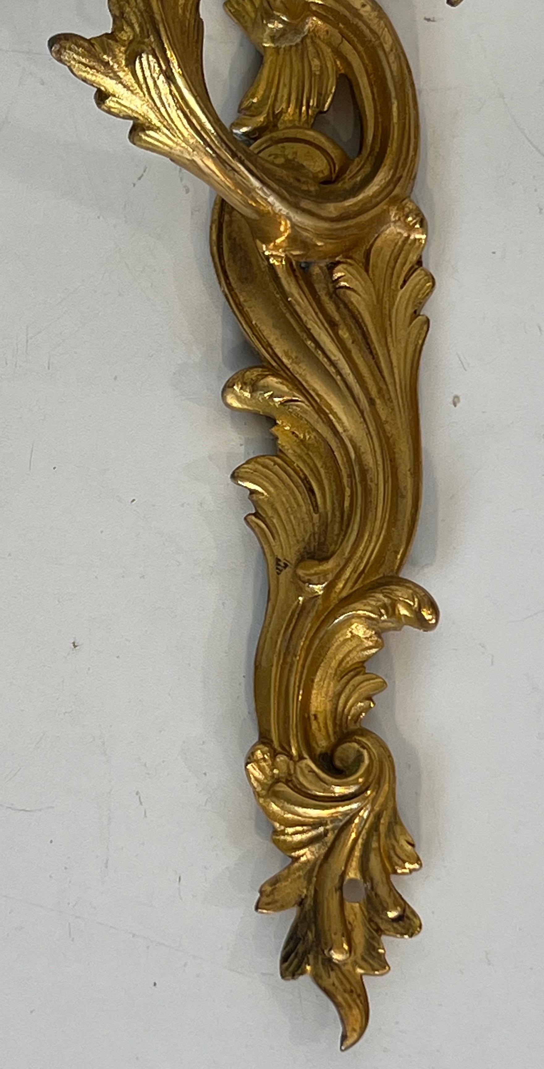 Coppia di sconsigliere in bronzo dorato in stile Luigi XV in vendita 12