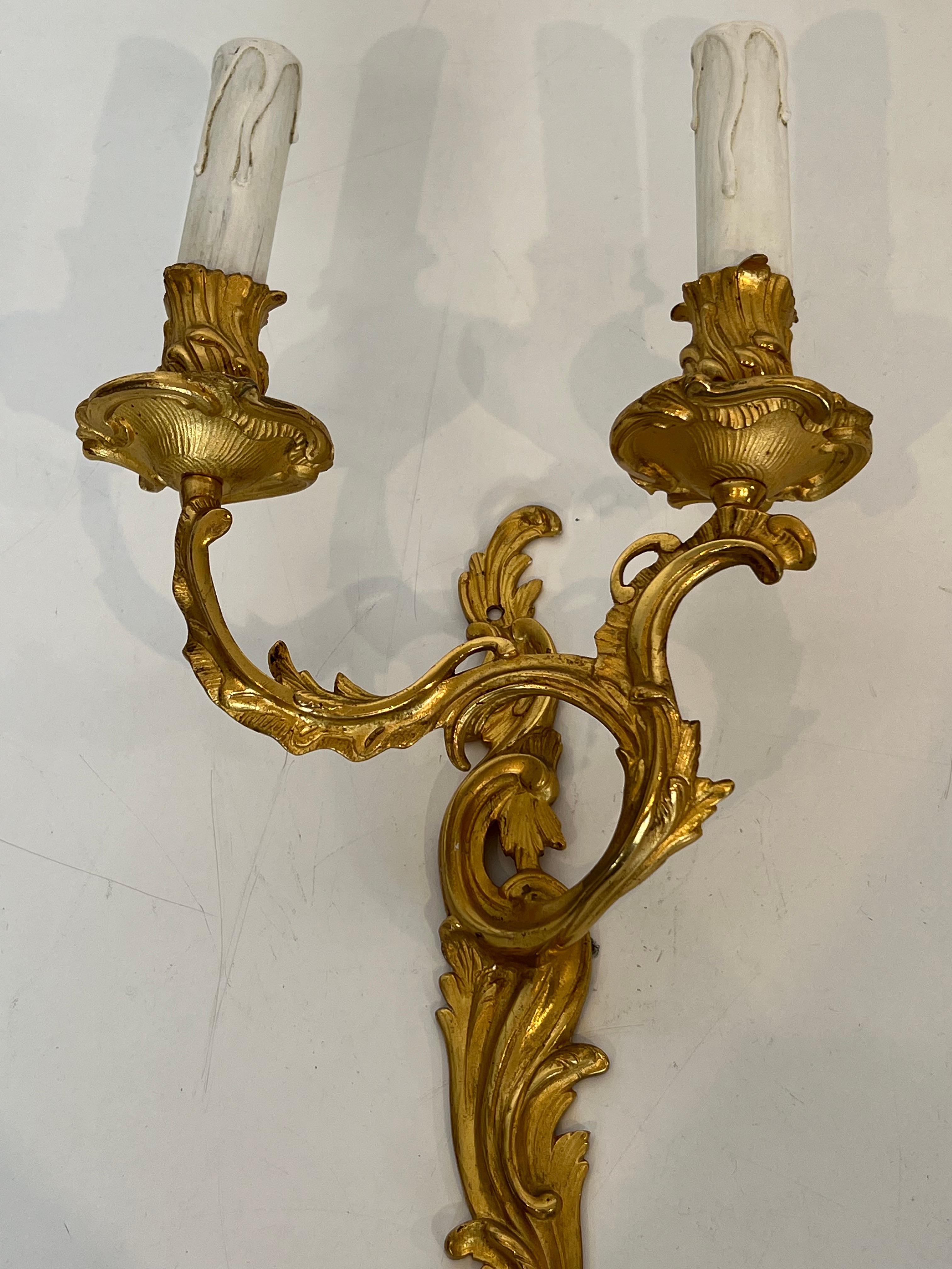 Francese Coppia di sconsigliere in bronzo dorato in stile Luigi XV in vendita
