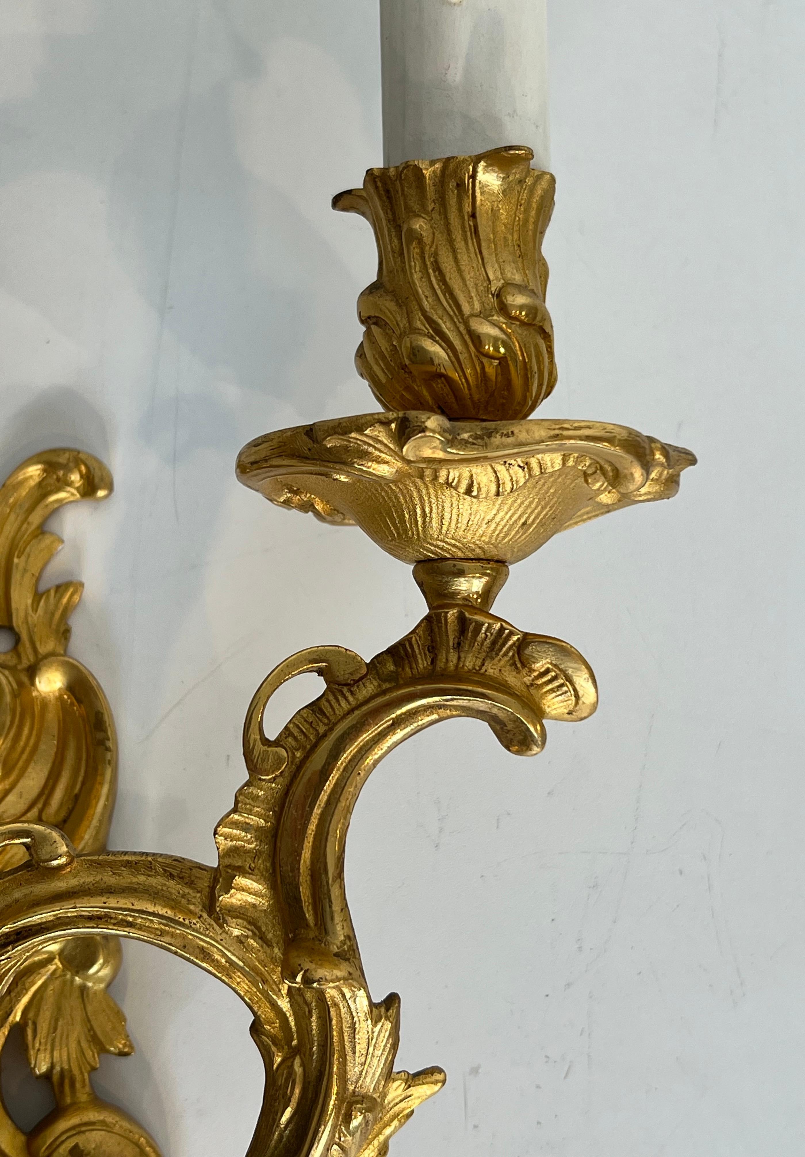 Bronzo Coppia di sconsigliere in bronzo dorato in stile Luigi XV in vendita