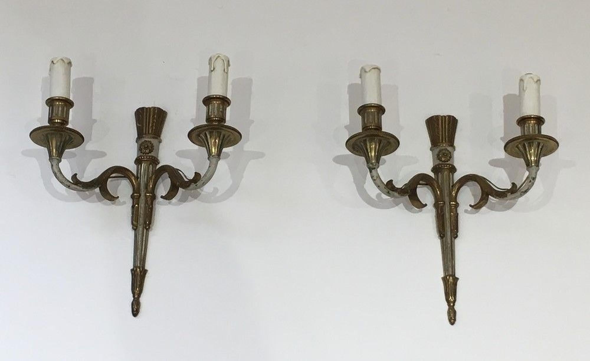 Pair of Louis the 16th Bronze and White Painted Wall Sconces For Sale 3