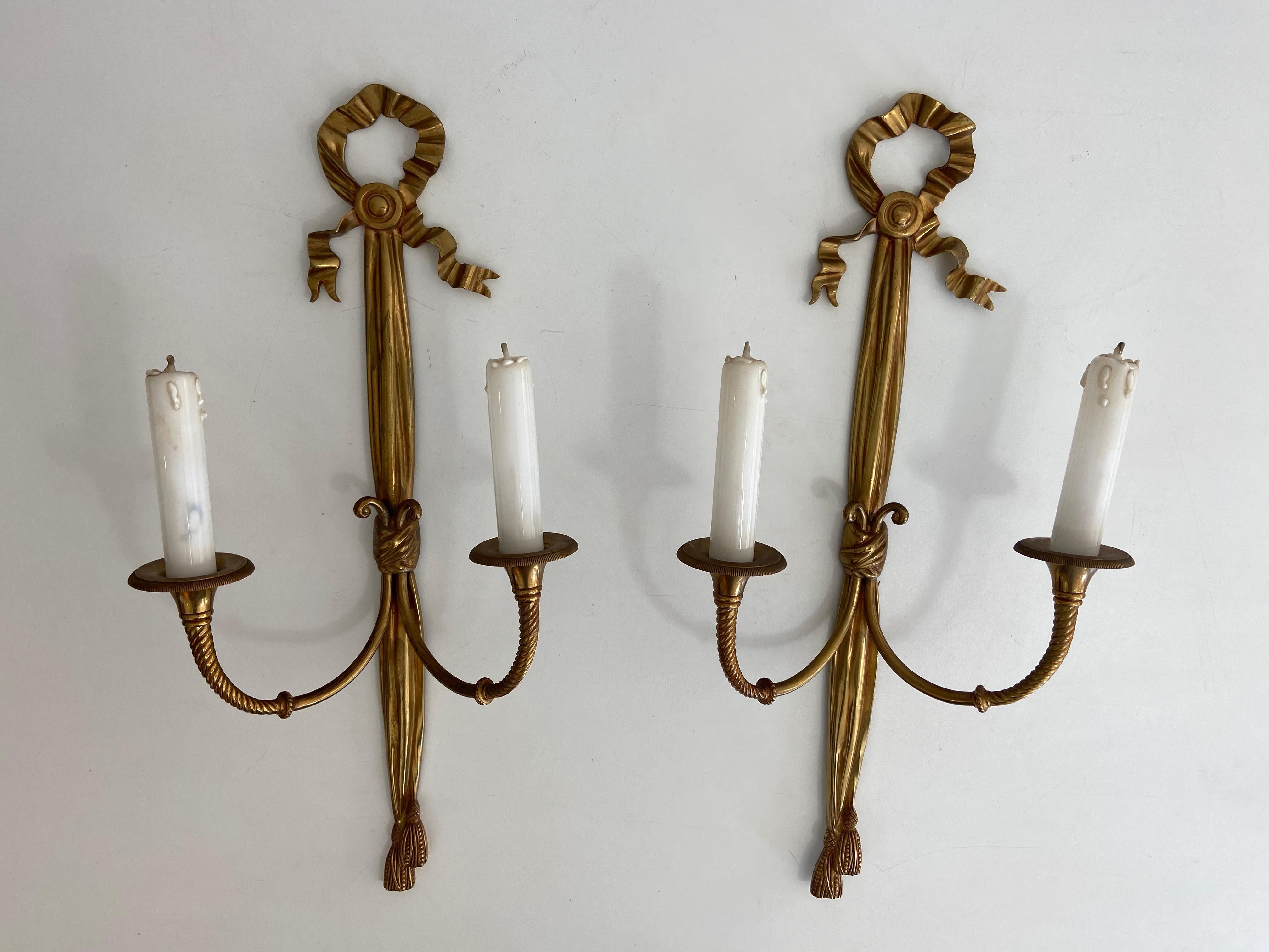 Louis XVI Pair of Louis the 16th Bronze Wall Lights For Sale