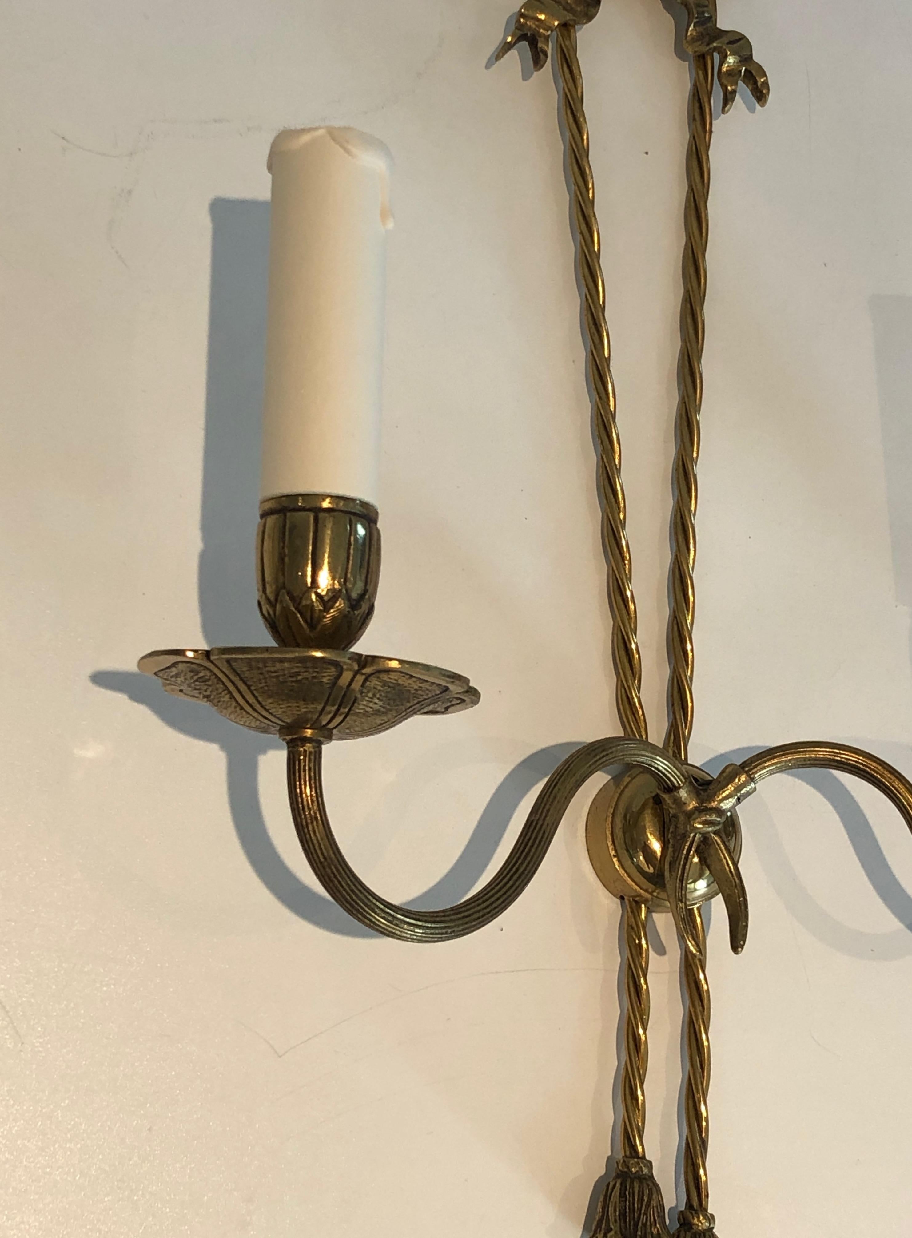 Pair of Louis the 16th Style Bronze Wall Lights with Ribbons, French, circa 1950 In Good Condition For Sale In Marcq-en-Barœul, Hauts-de-France