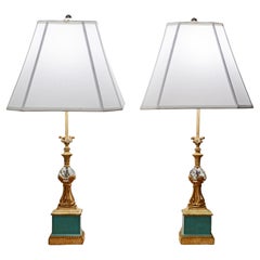 Paire de lampes italiennes anciennes de style Louis VI en bronze peint, acier et cristal