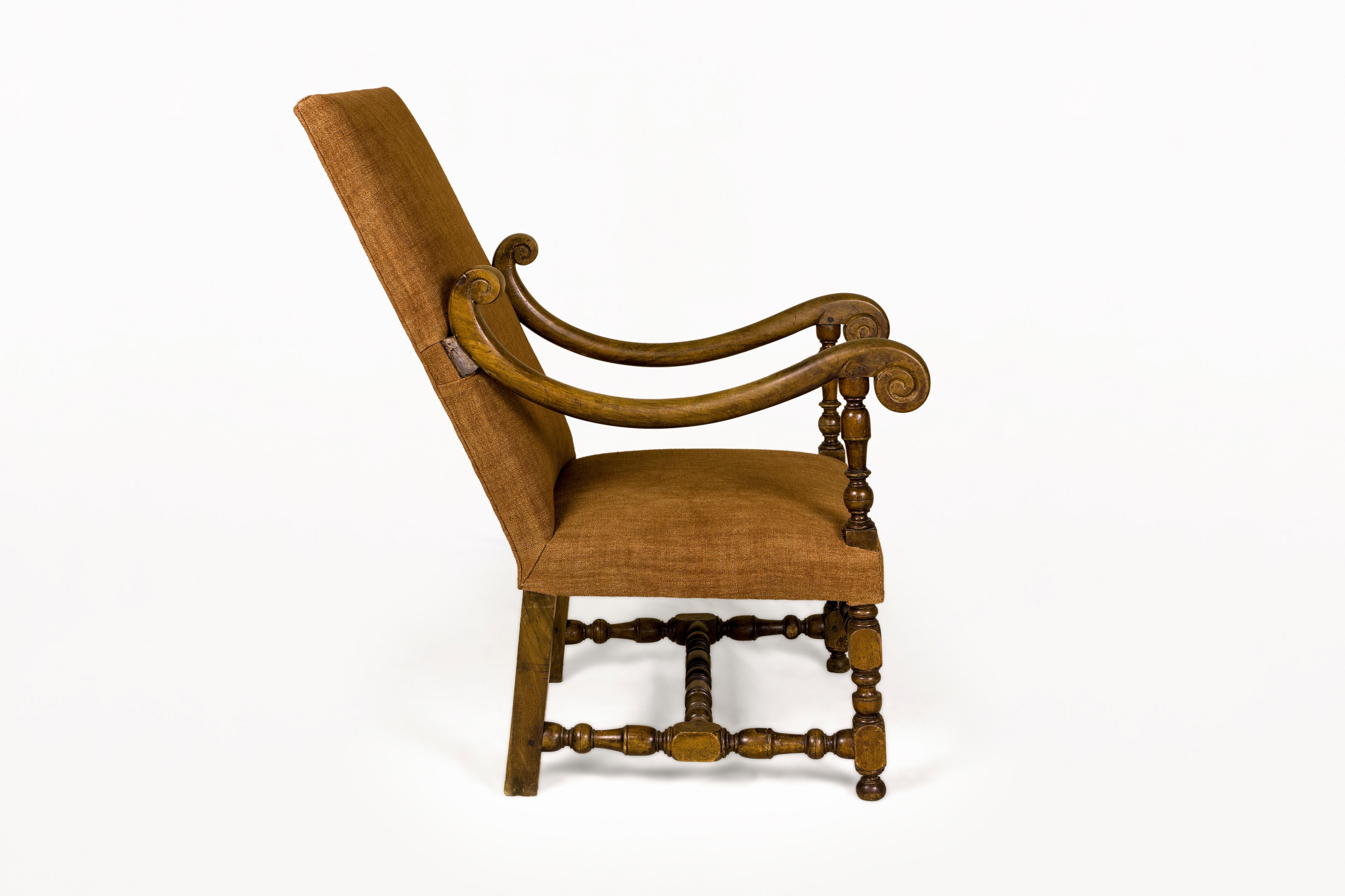 Paire de fauteuils Louis XIII, vers le XVIIe siècle, France Bon état - En vente à Girona, Spain