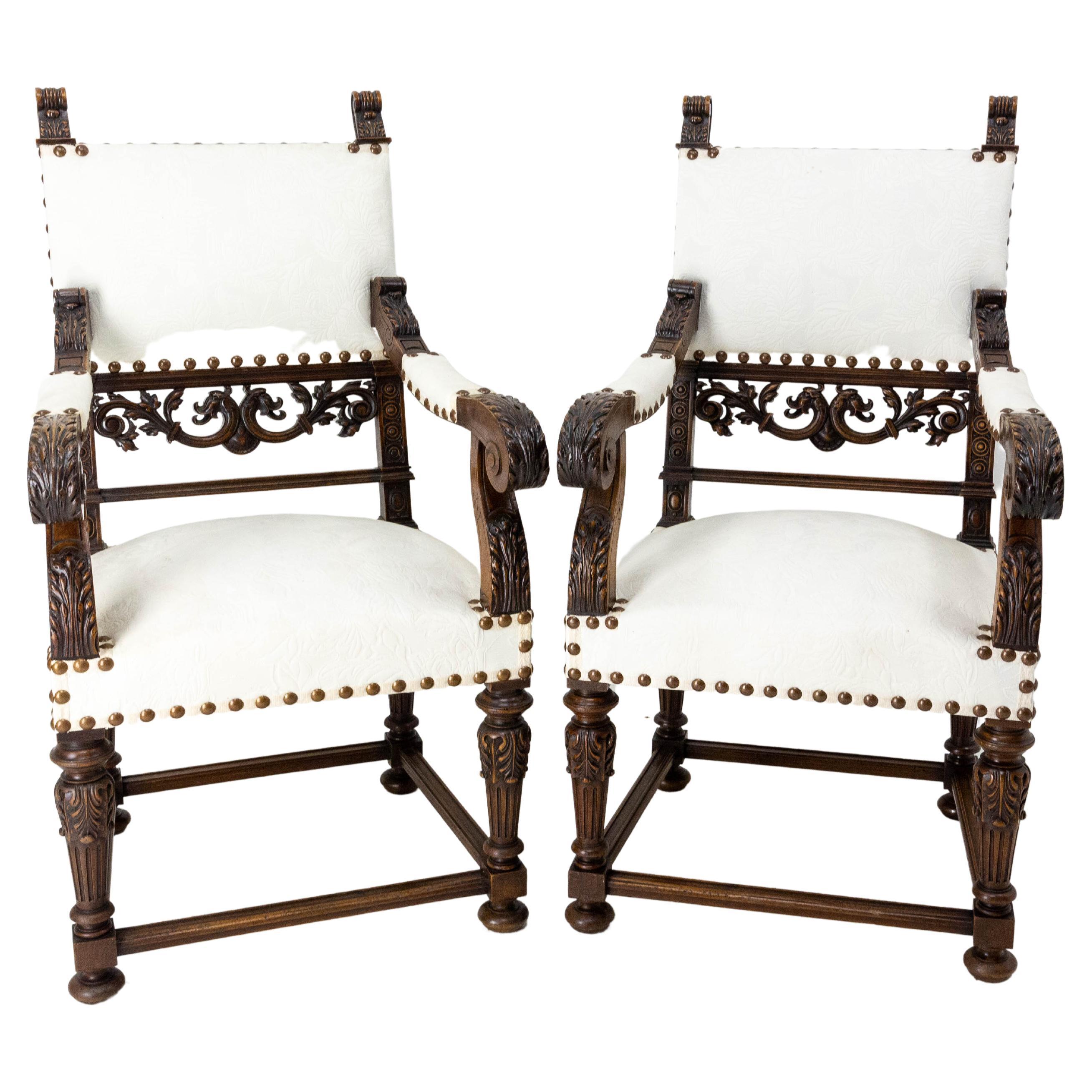 Paire de fauteuils ouverts en noyer de style Revive Louis XIII Français, 19ème siècle à récupérer en vente