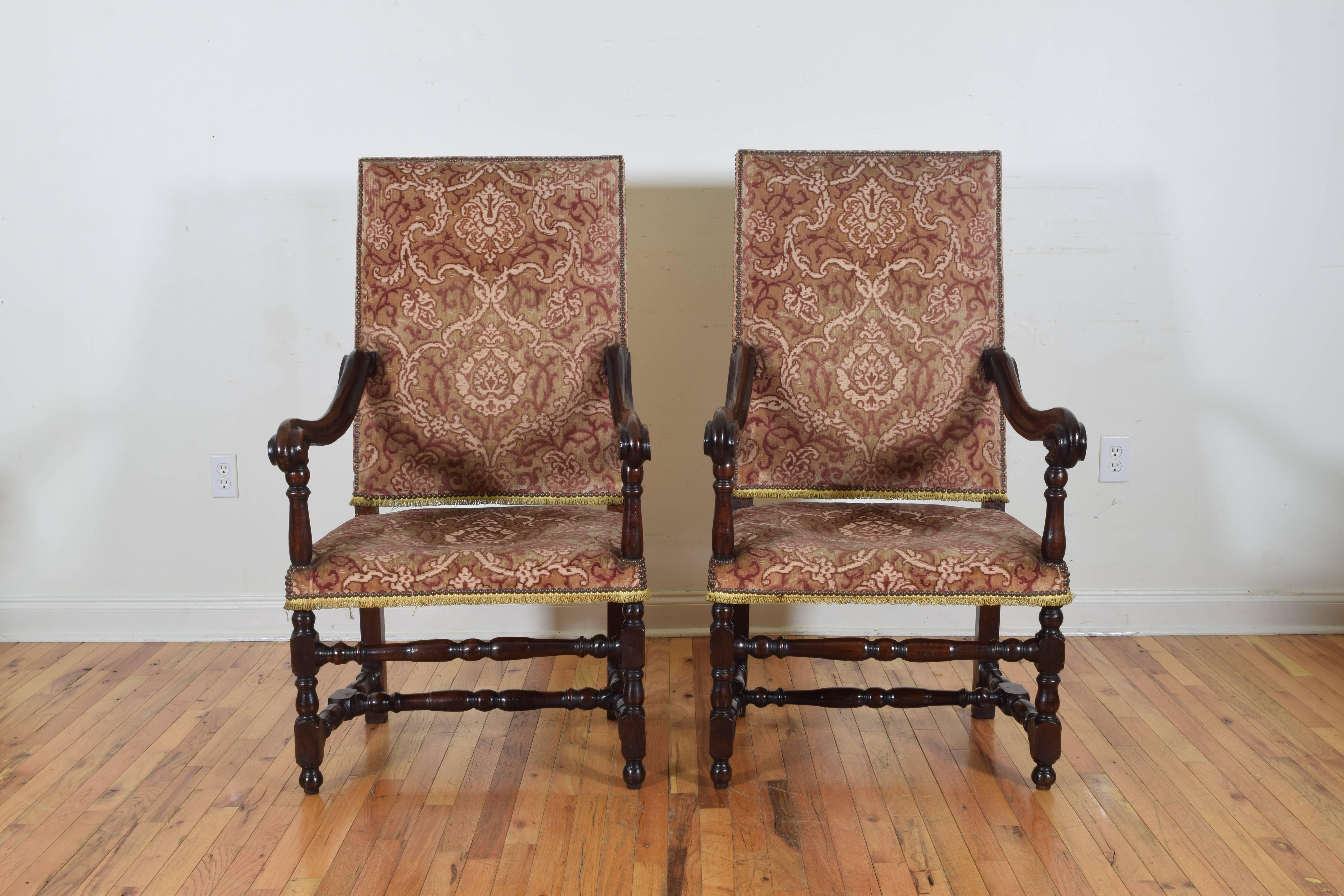 Italian Louis XIII Period Pair of Walnut and Upholstered Armchairs, Early 18th C In Excellent Condition In Atlanta, GA