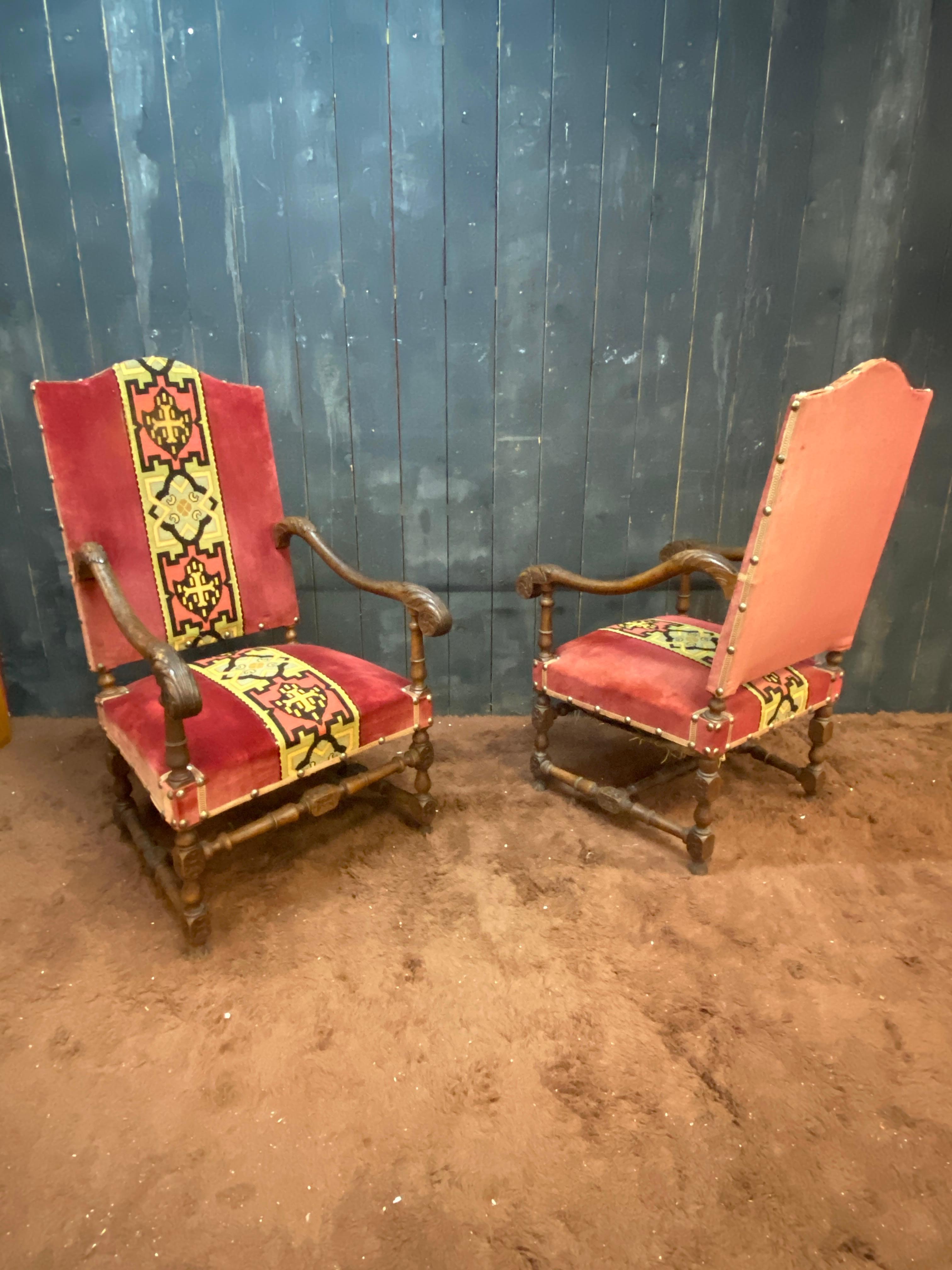 Pair of Louis XIII style armchairs in walnut circa 1930  For Sale 3