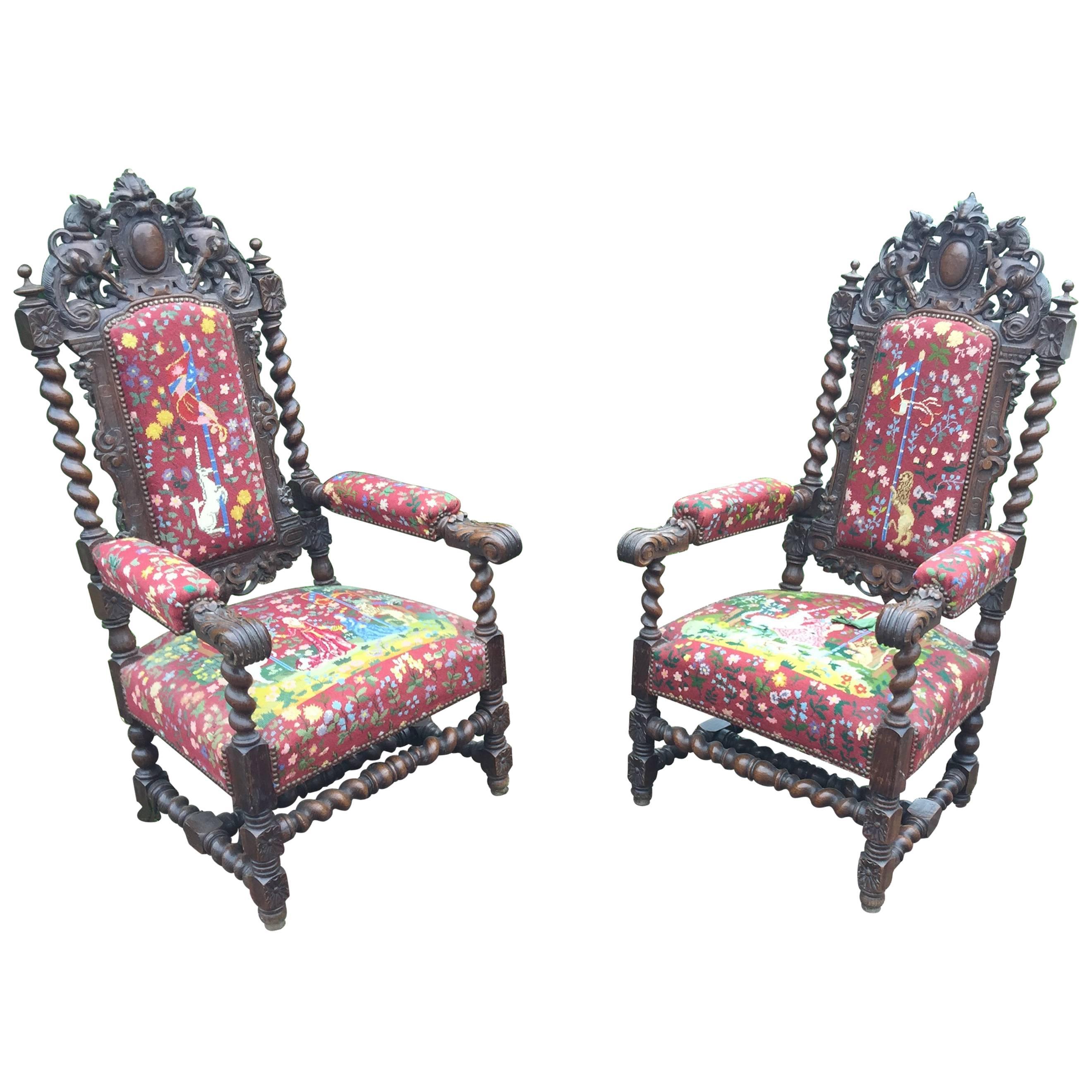 Deux fauteuils en chêne de style Louis XIII, datant d'environ 1900
