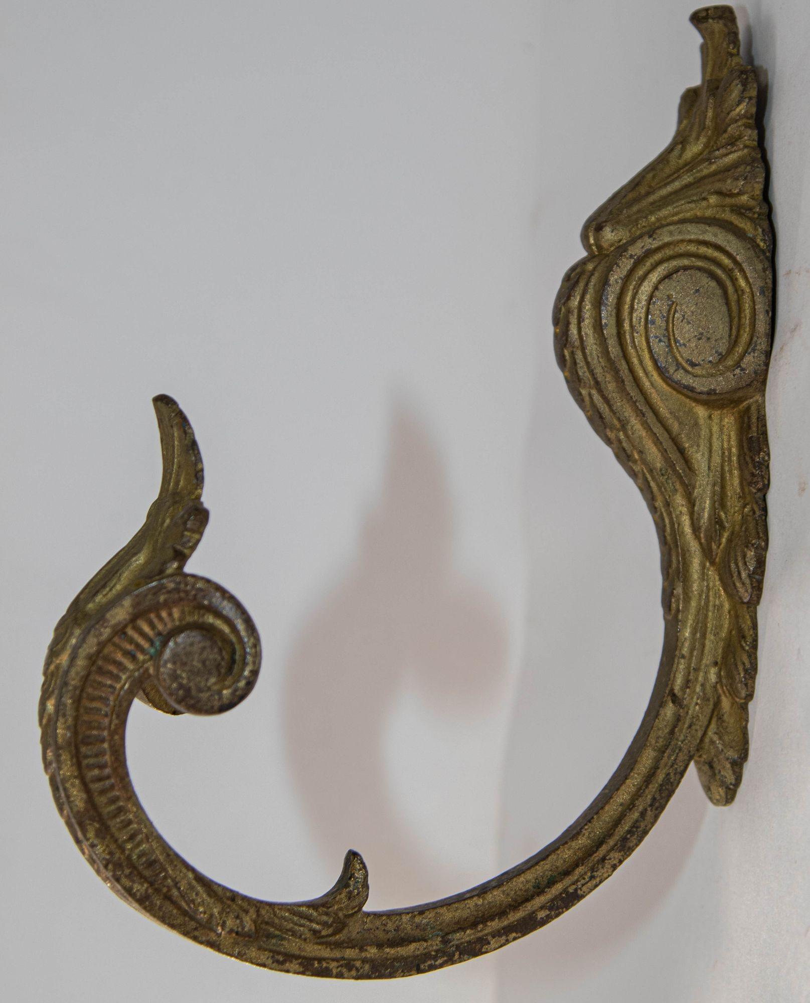 Pair of Louis XIV Baroque Style Gilt Bronze Curtain Hooks or Tie Backs Set of 2 For Sale 3
