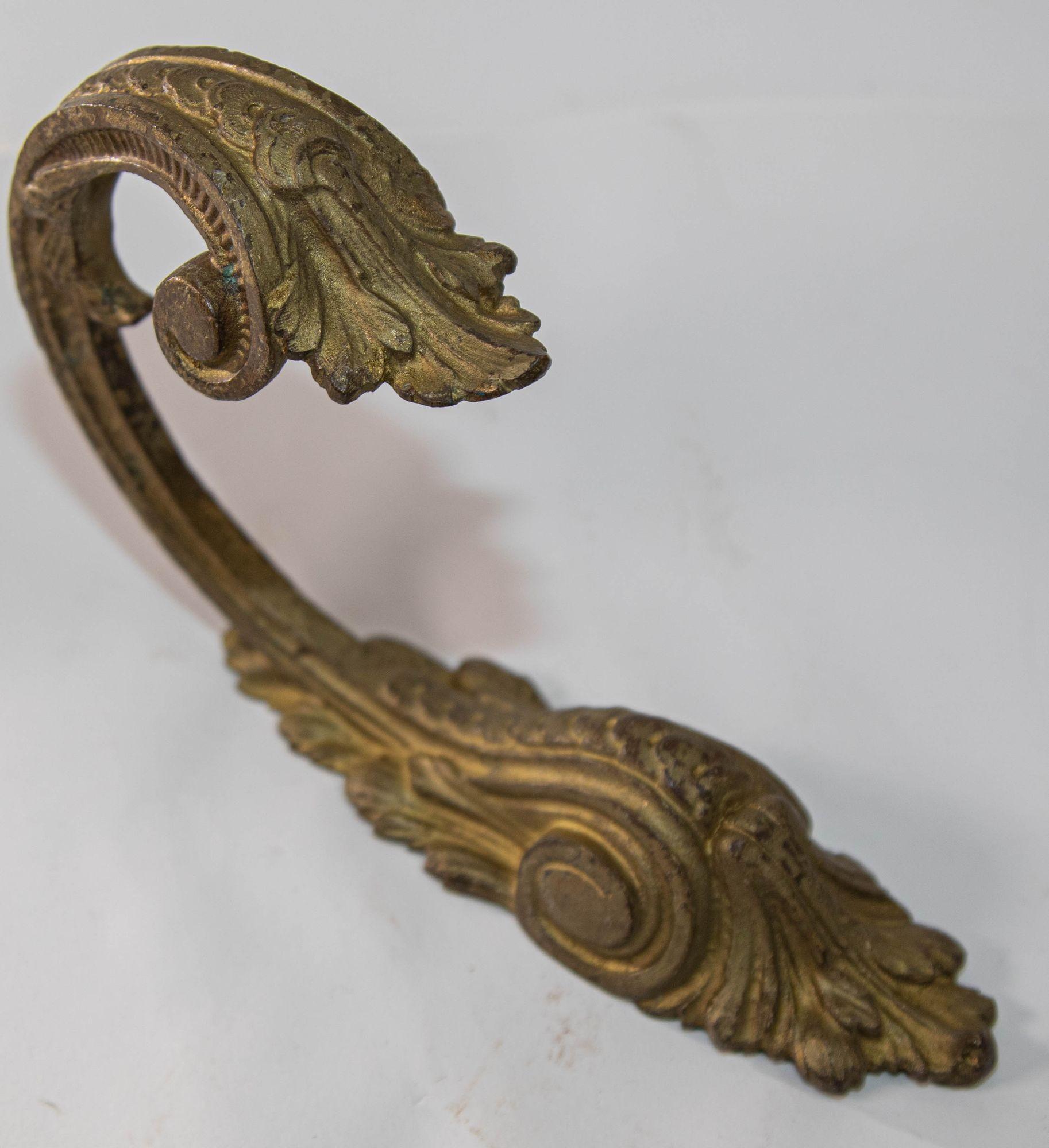 Pair of Louis XIV Baroque Style Gilt Bronze Curtain Hooks or Tie Backs Set of 2 For Sale 5