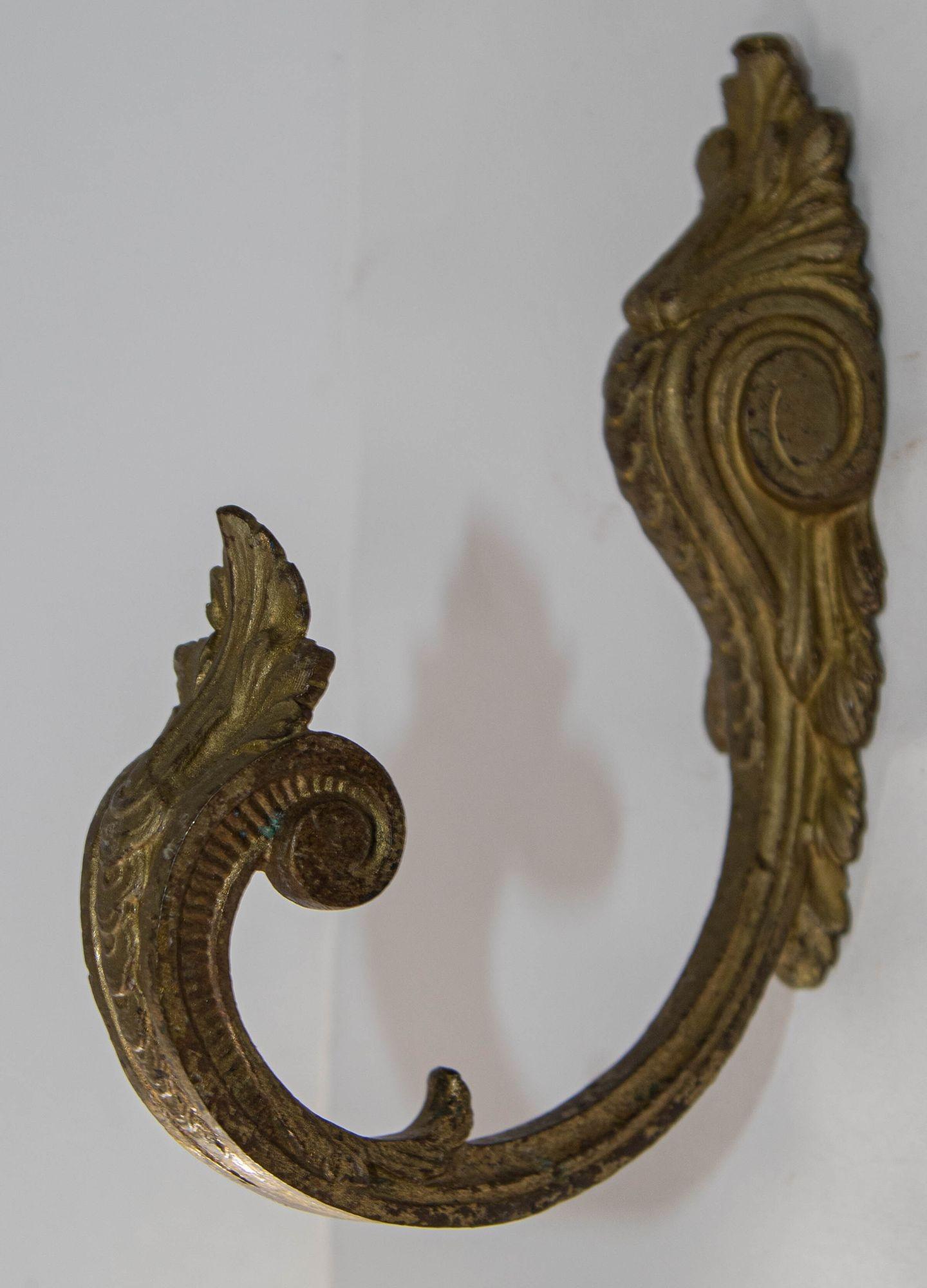 Pair of Louis XIV Baroque Style Gilt Bronze Curtain Hooks or Tie Backs Set of 2 For Sale 2