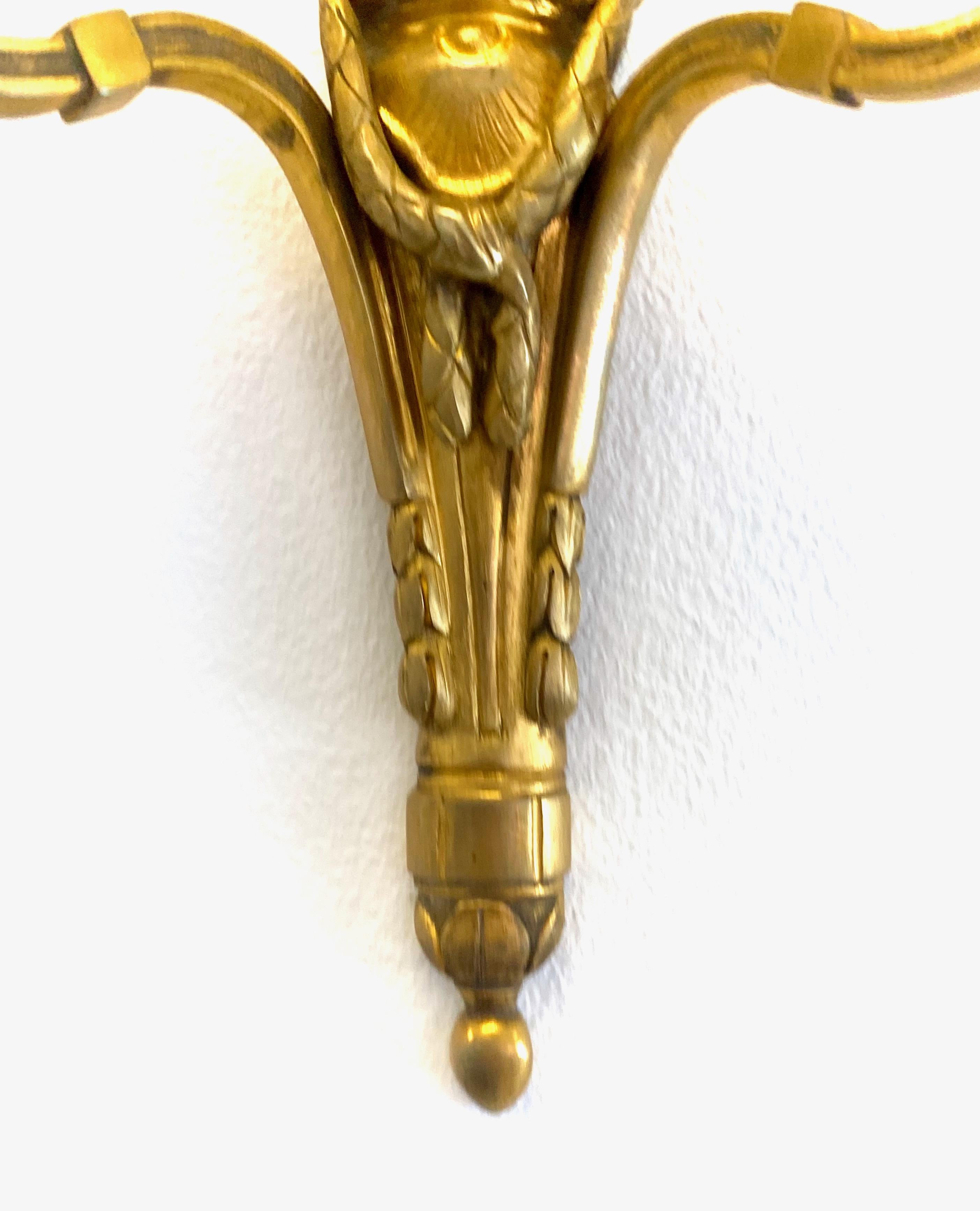 Metà XIX secolo Coppia di appliques Luigi XIV in bronzo del 1850 ca. in vendita